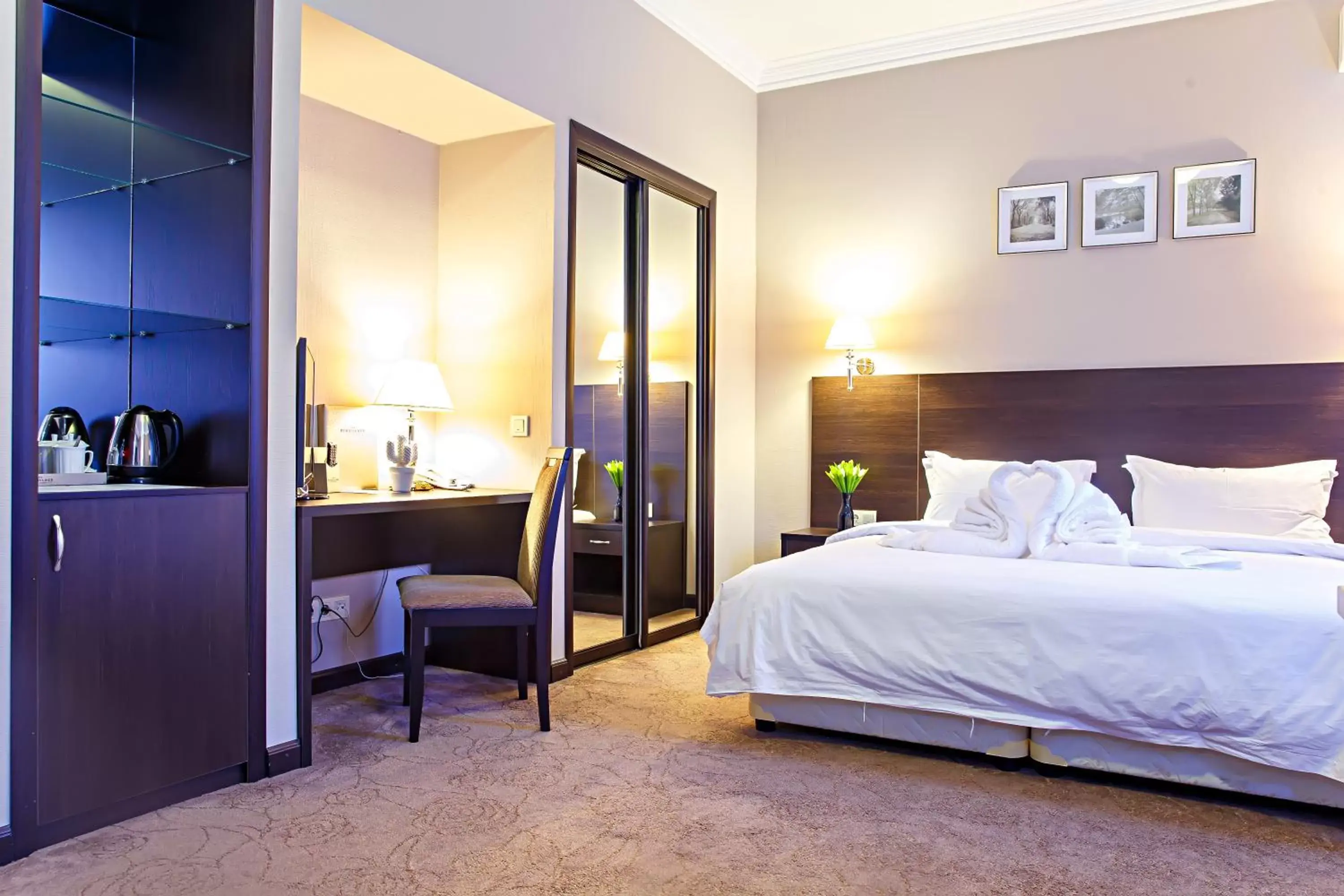 King Suite in Red Village Hotel King Suite in Red Village Hotel