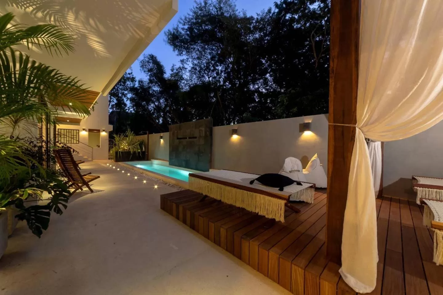 Swimming pool in BT Rooms Tulum