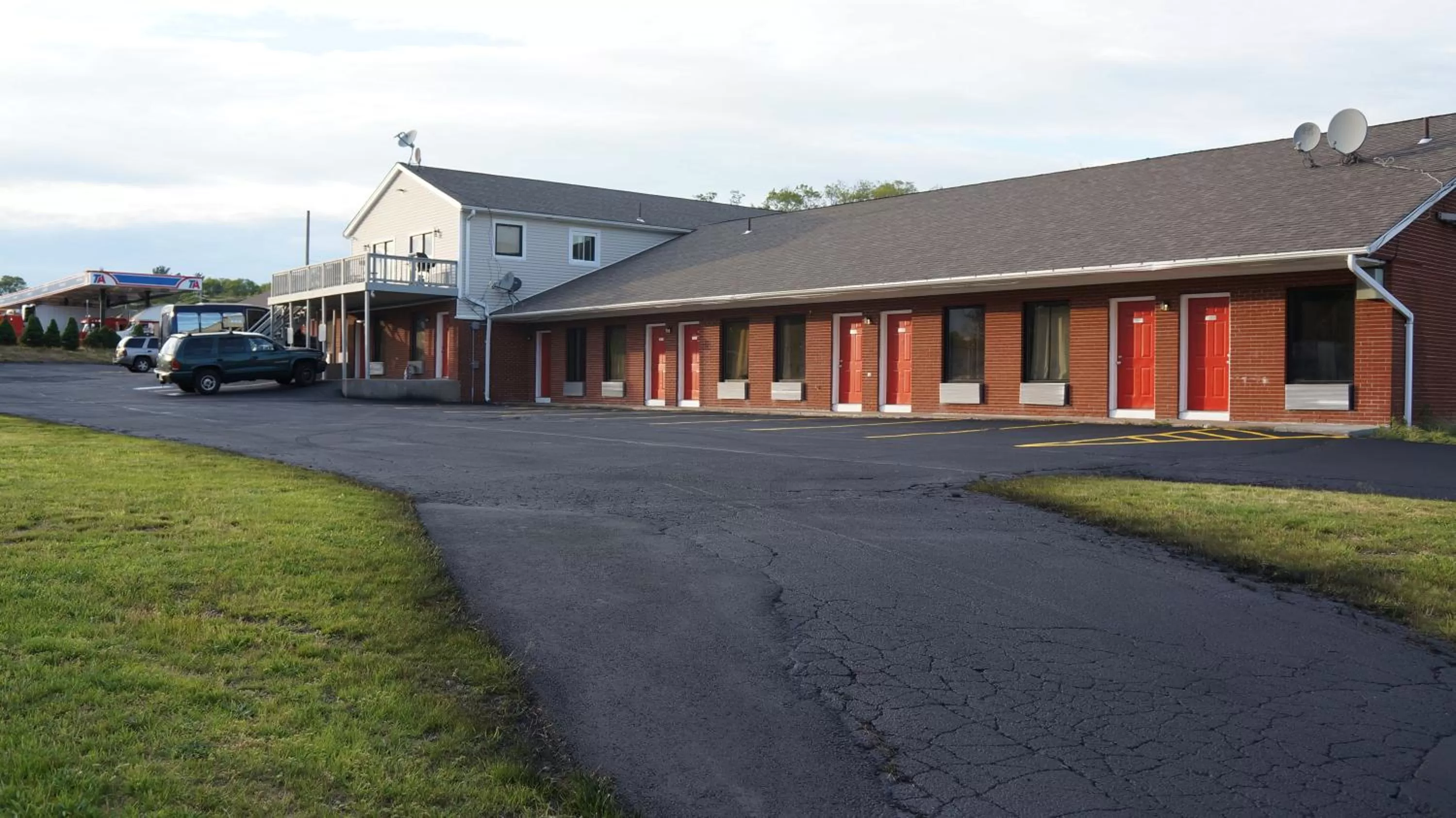 Property building in Classic Motor Lodge Providence - West Greenwich