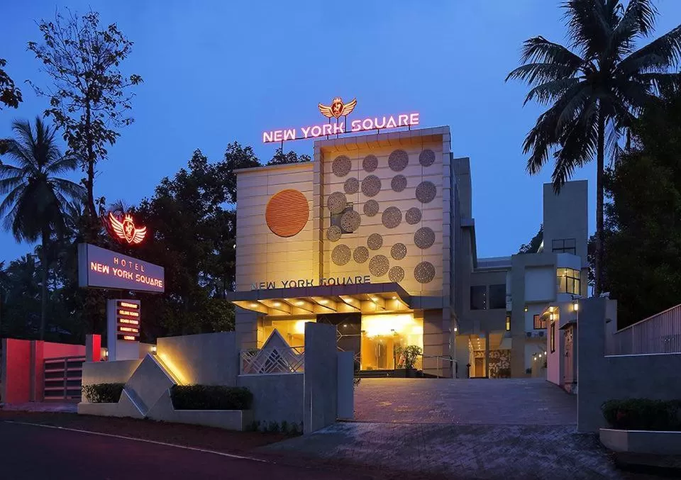 Property building in Hotel New York Square