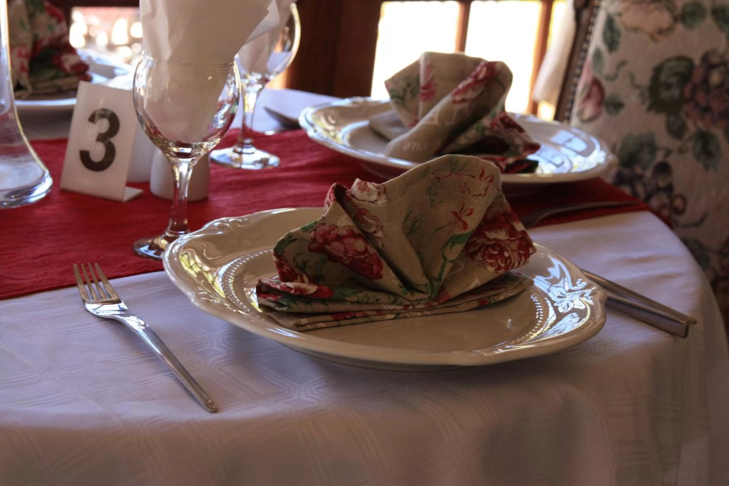 Breakfast in Victoria Manor