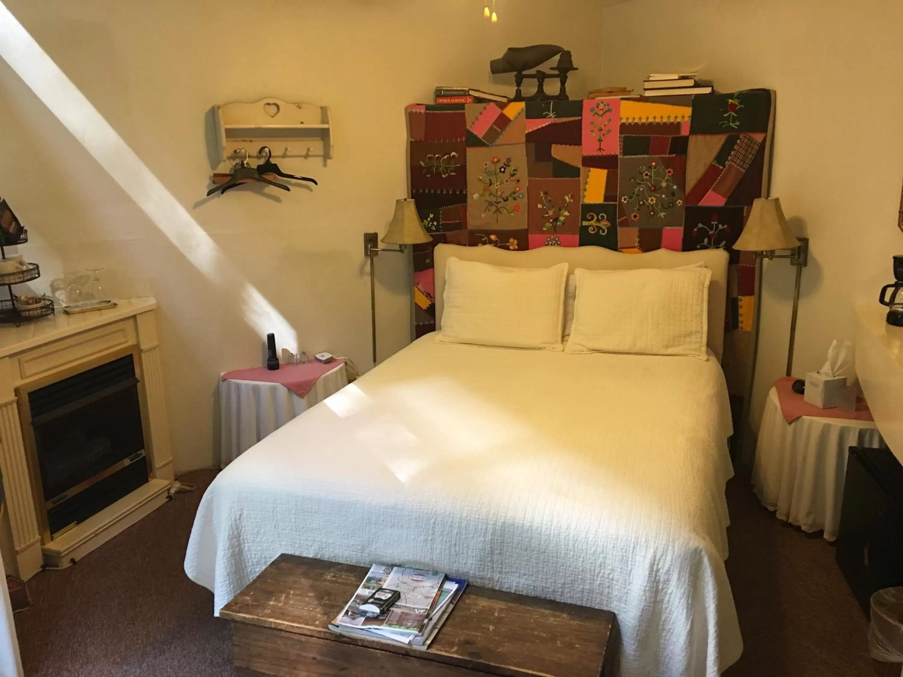 Bed in River House Inn