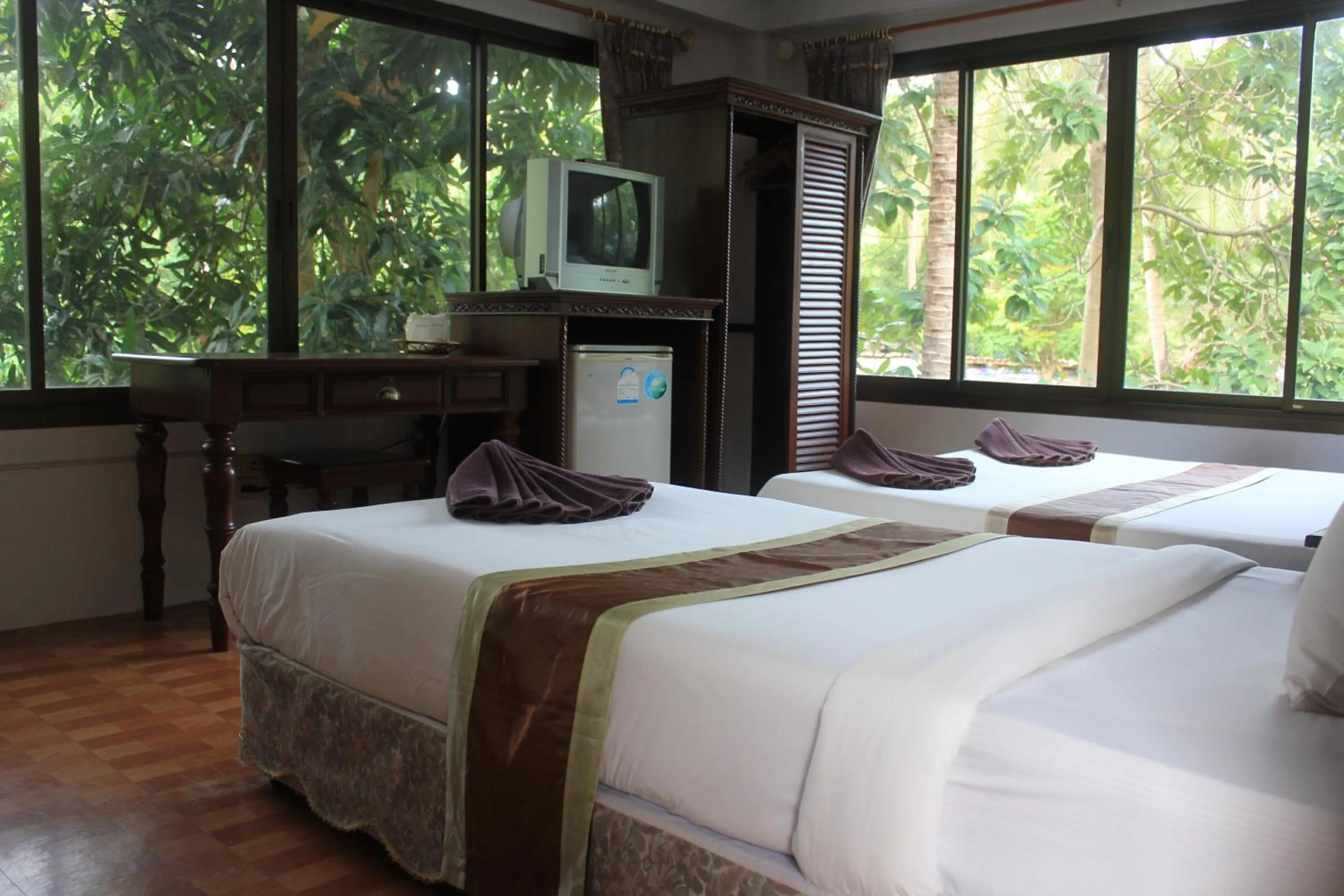 Bed in Chaweng Noi Resort
