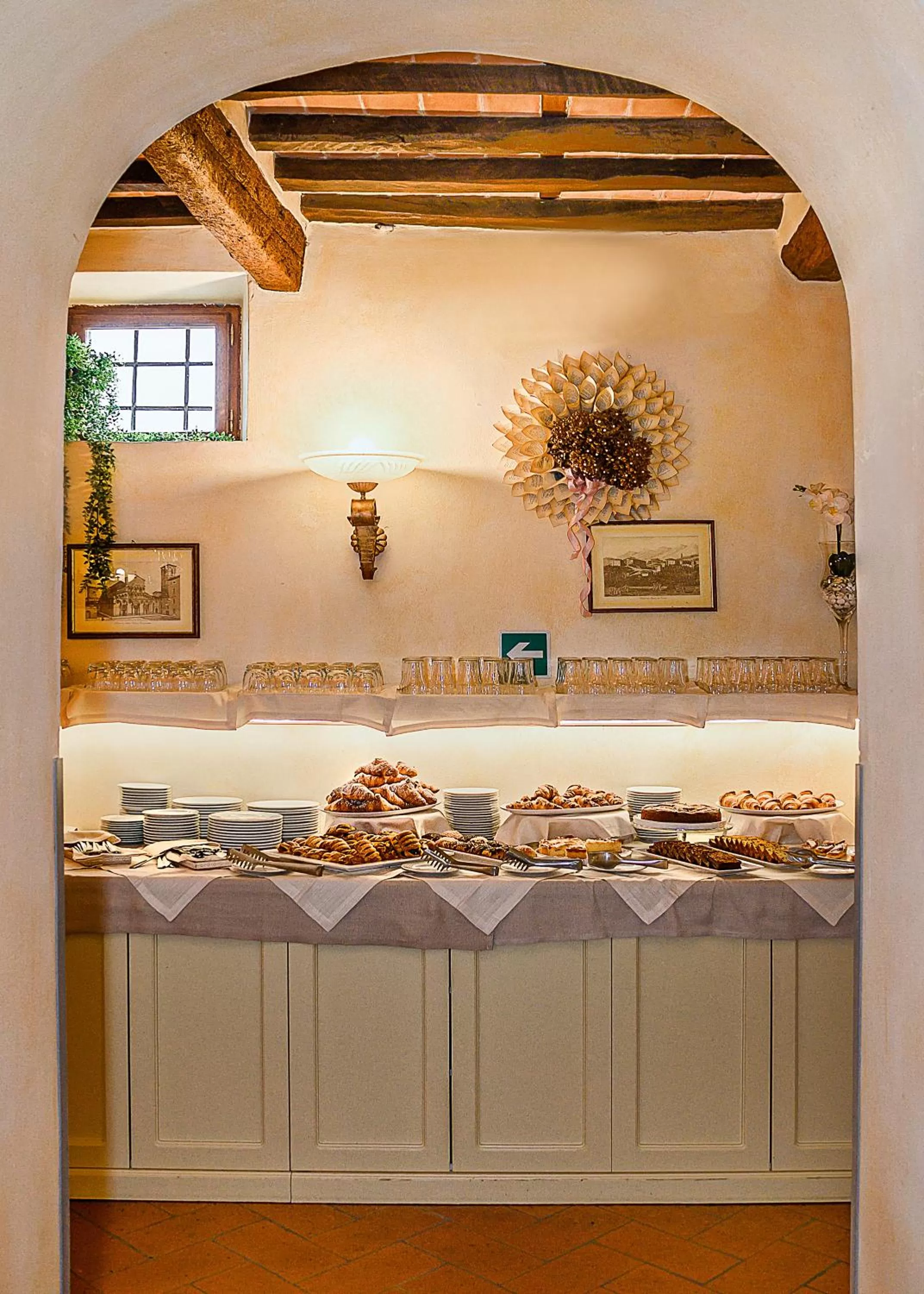 Food and drinks in Hotel Villa Cheli