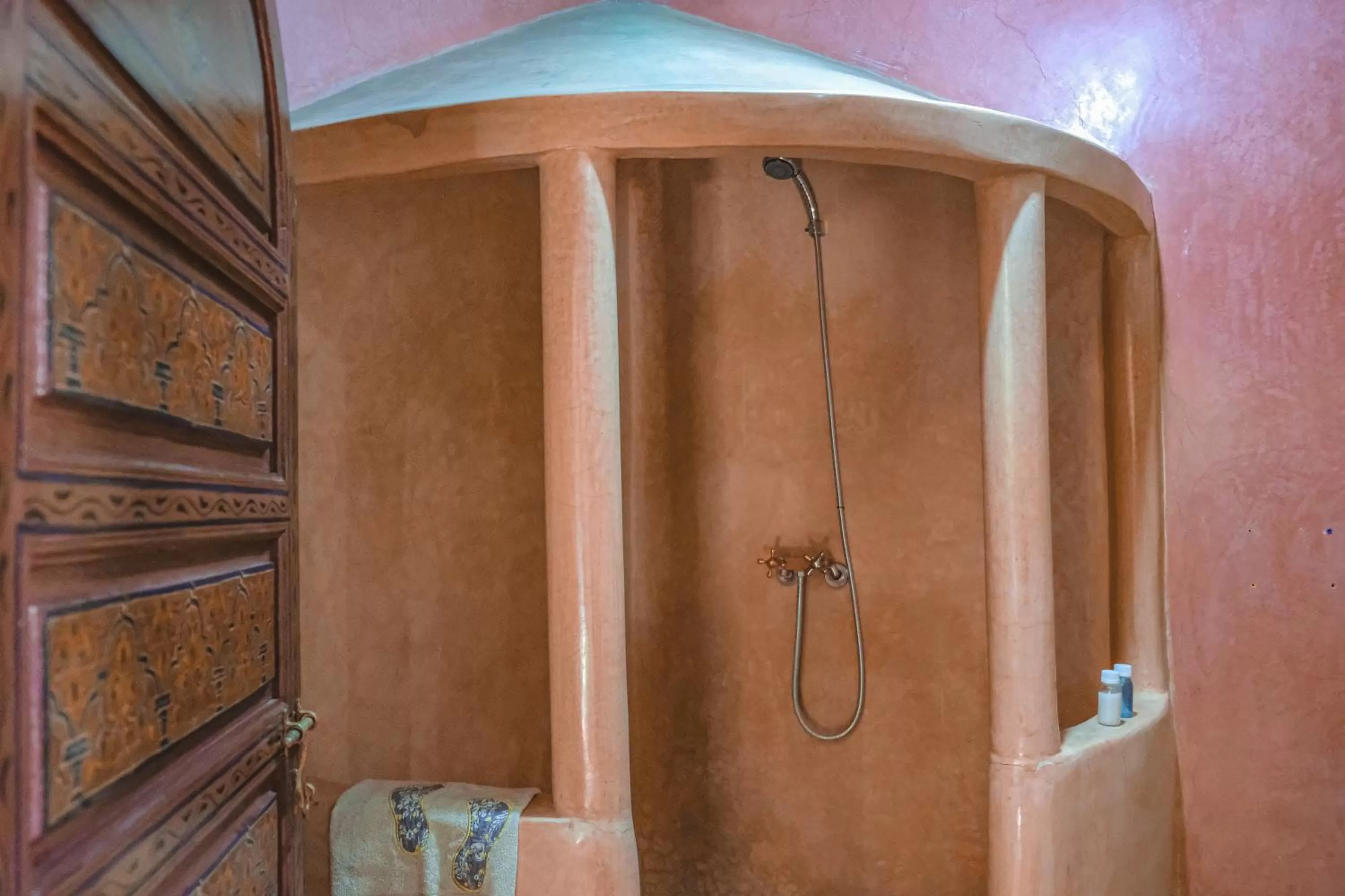 Bathroom in Héritage Lalla Aicha et SPA