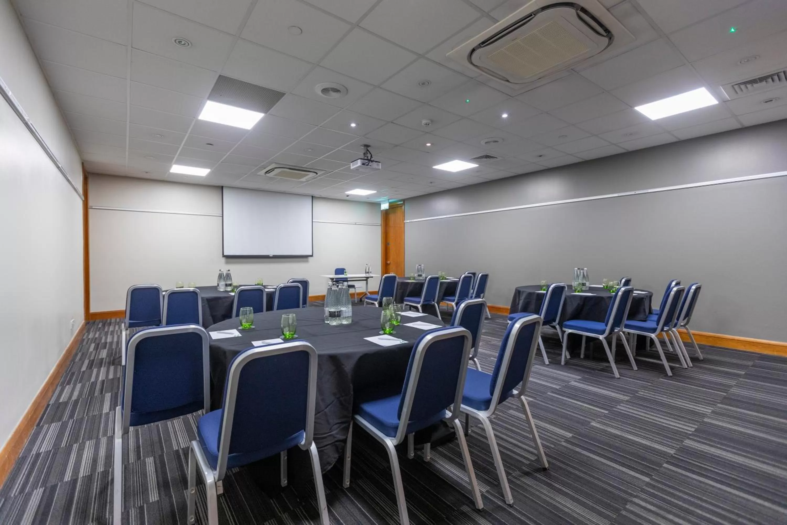 Meeting/conference room in Holiday Inn London - Regent's Park by IHG