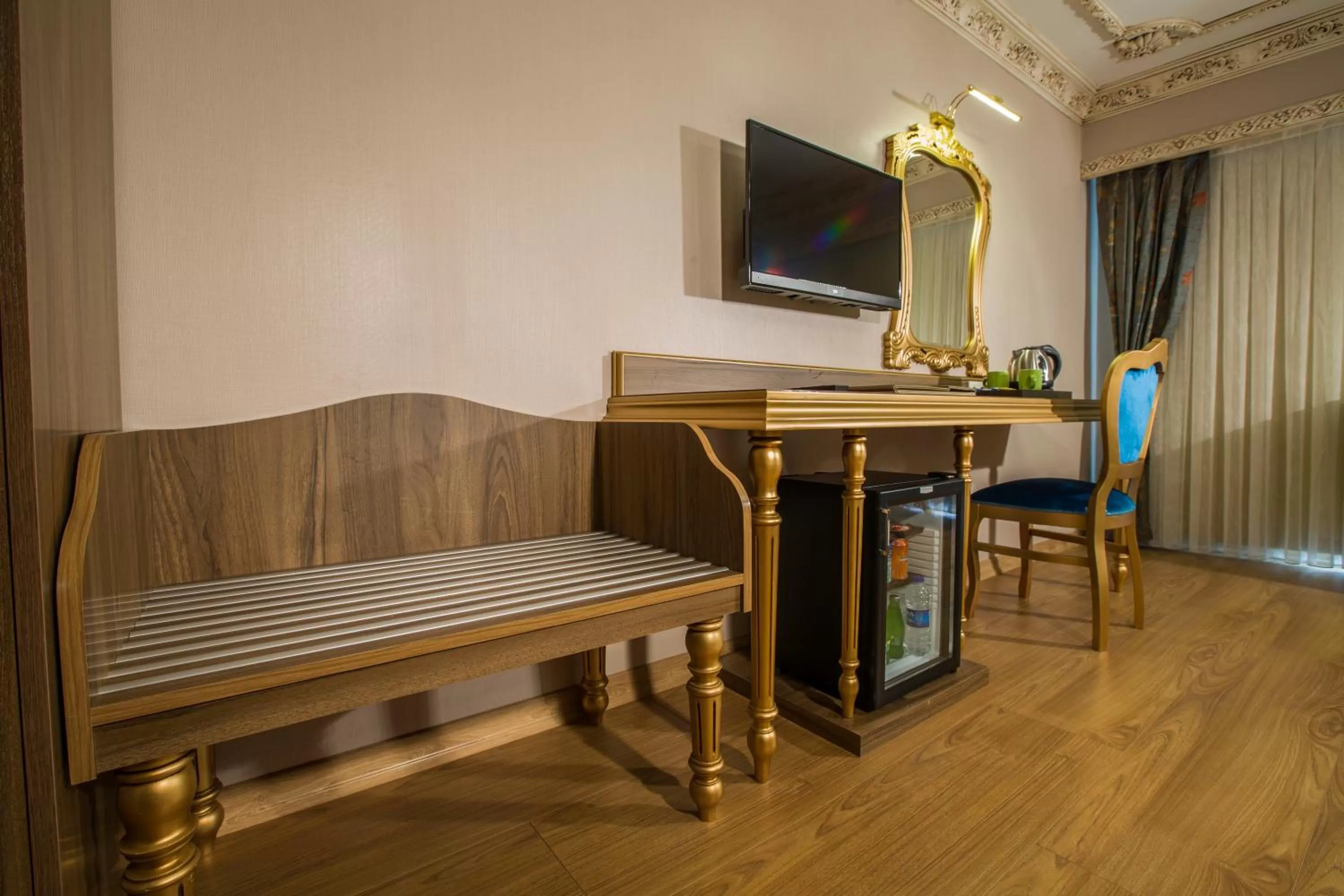 Communal lounge/ TV room in Phosphorion