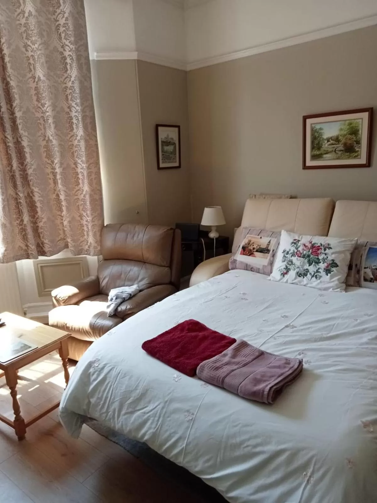 Bed in Private rooms with breakfast in Bishop Auckland