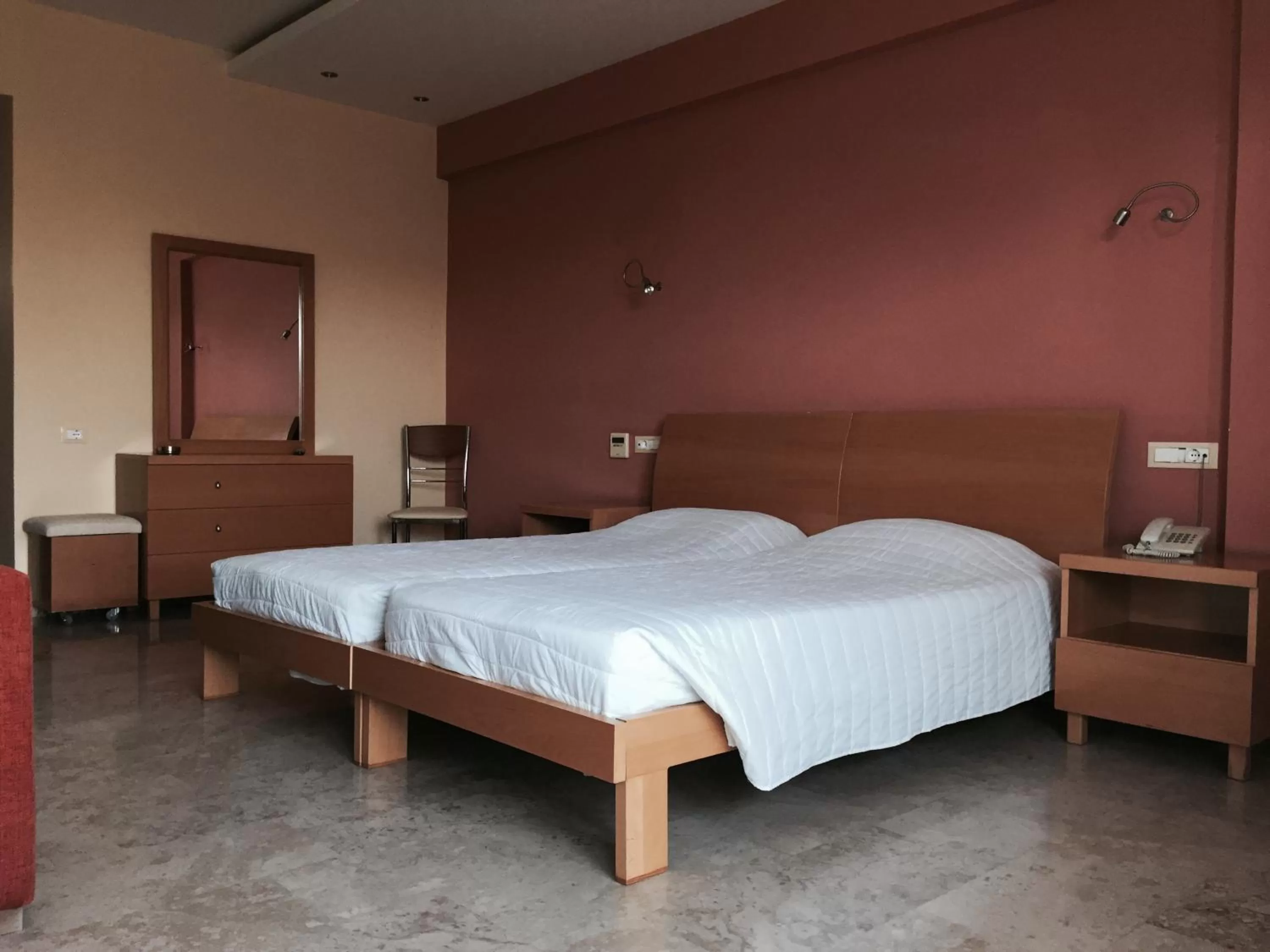 Photo of the whole room, Bed in Hani Inn