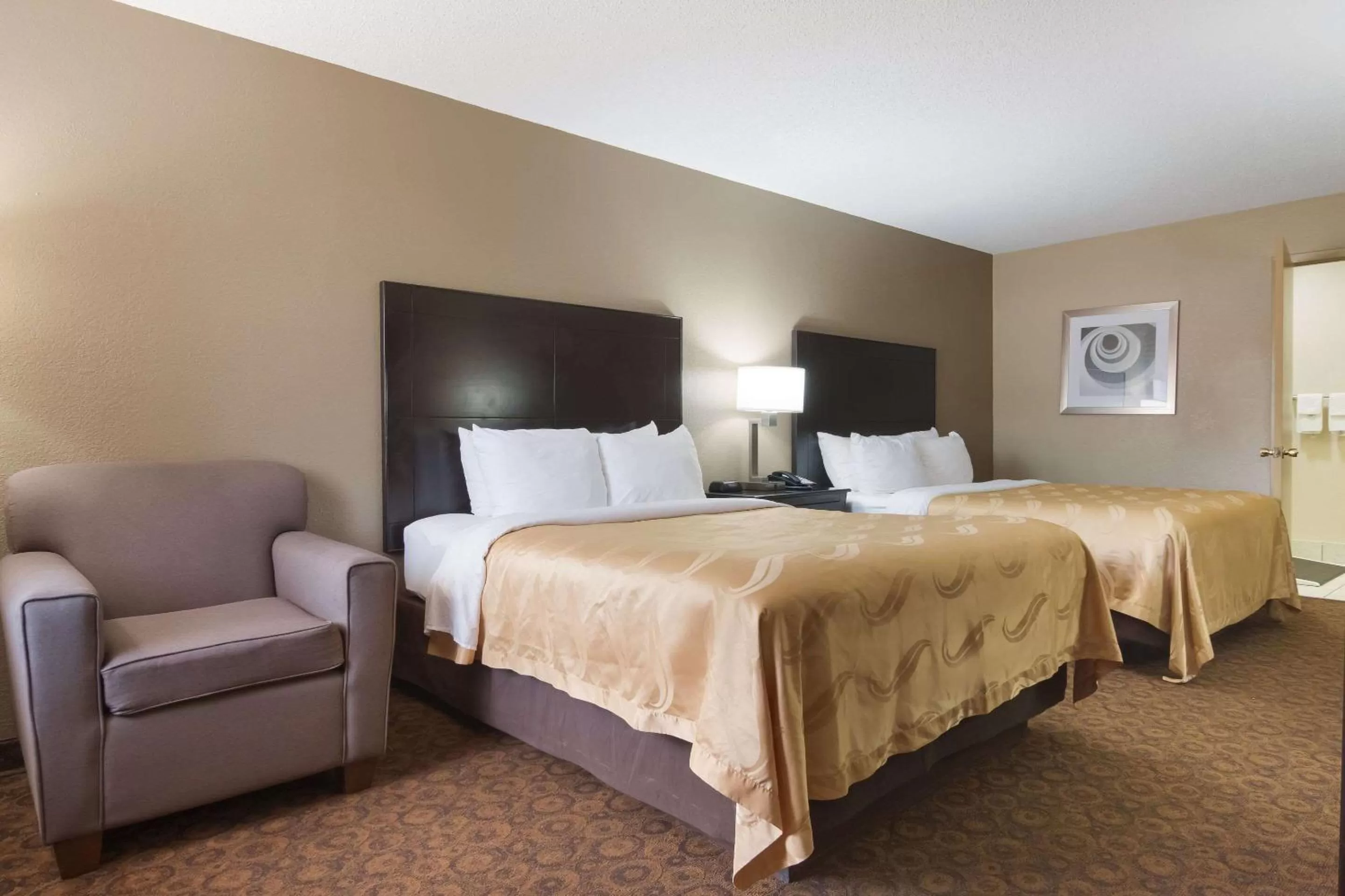 Bedroom, Bed in Quality Inn Magnolia