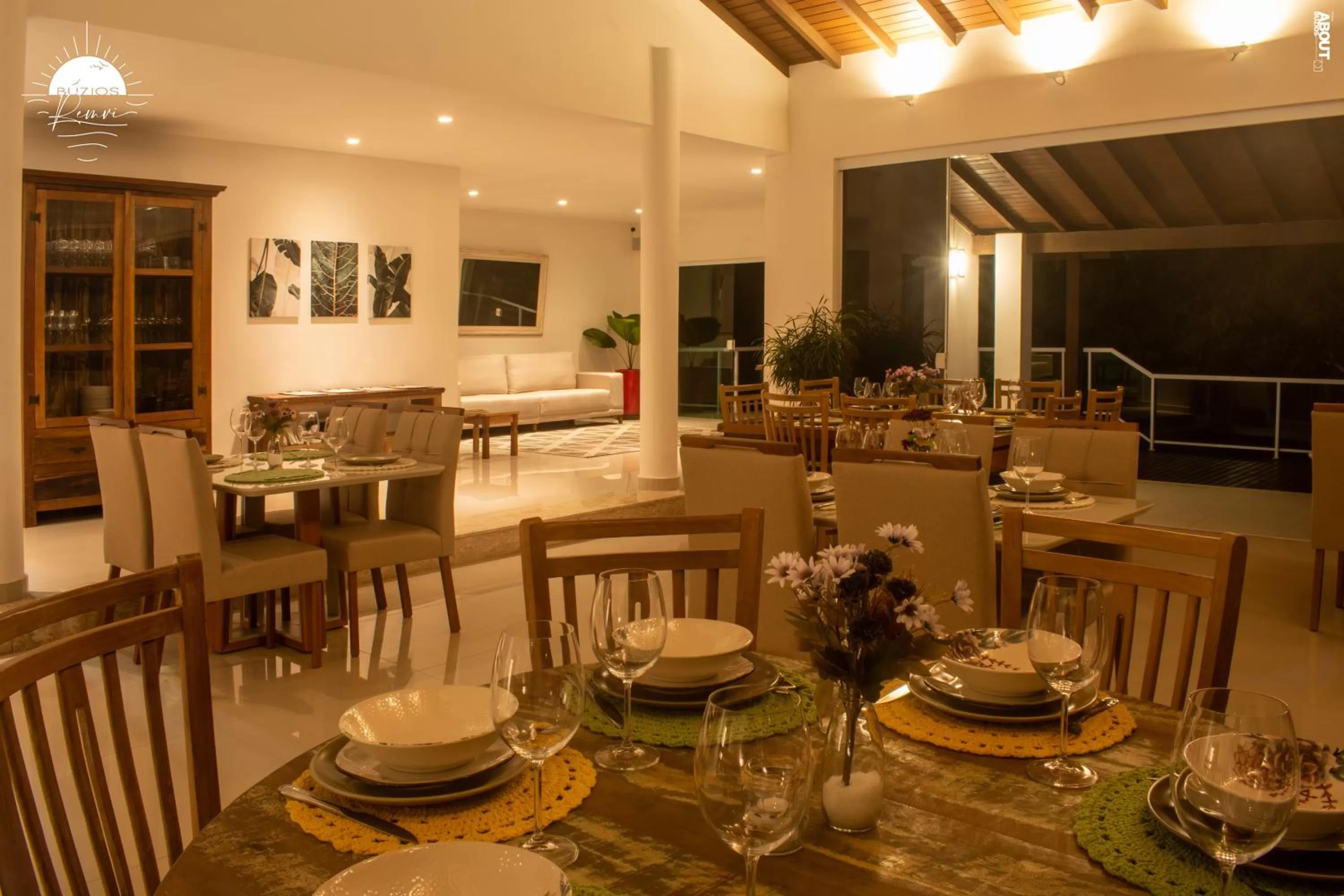 Restaurant/places to eat in Pousada Praia João Fernandes