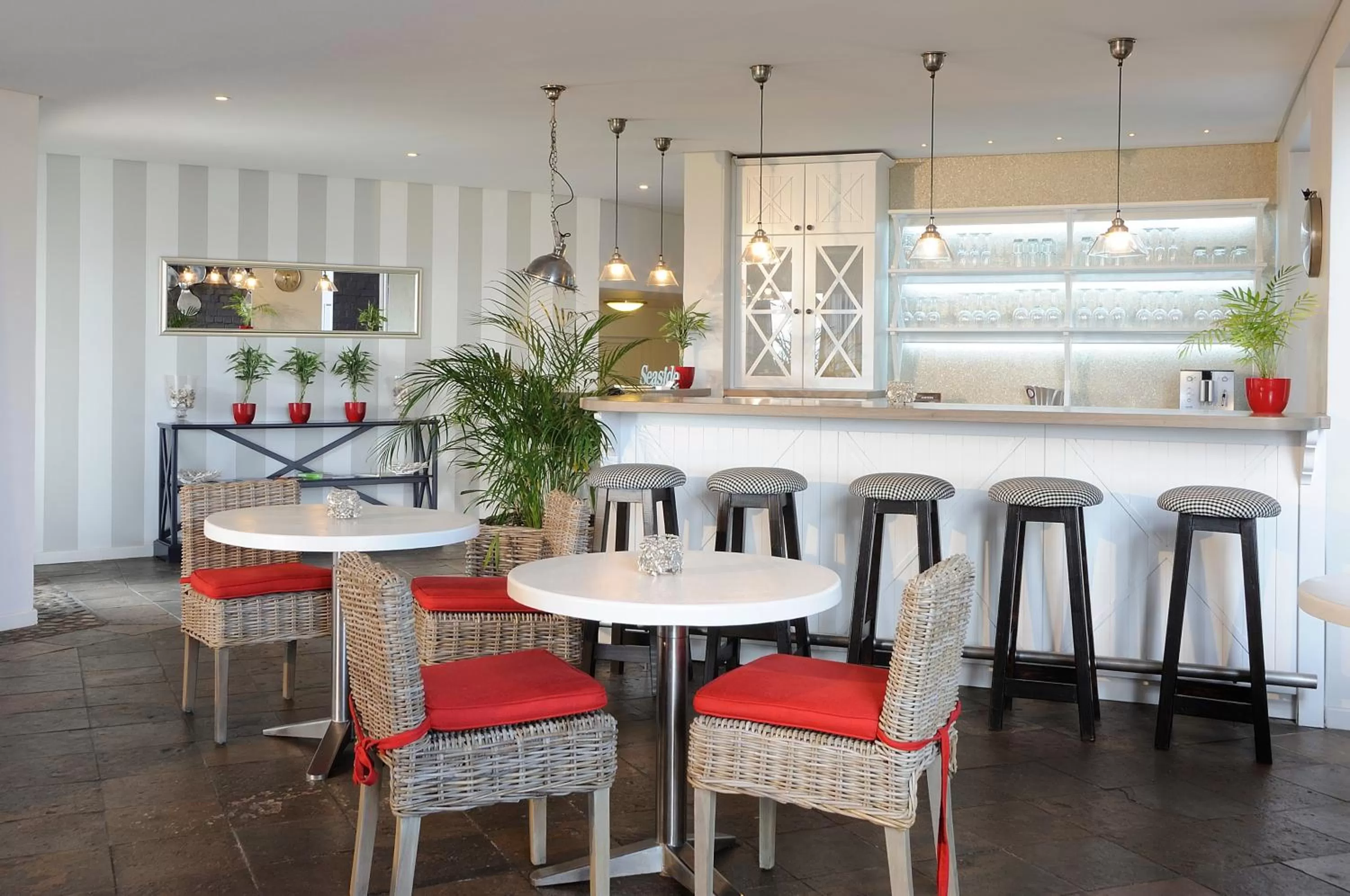 Lounge or bar in Oyster Box Guesthouse