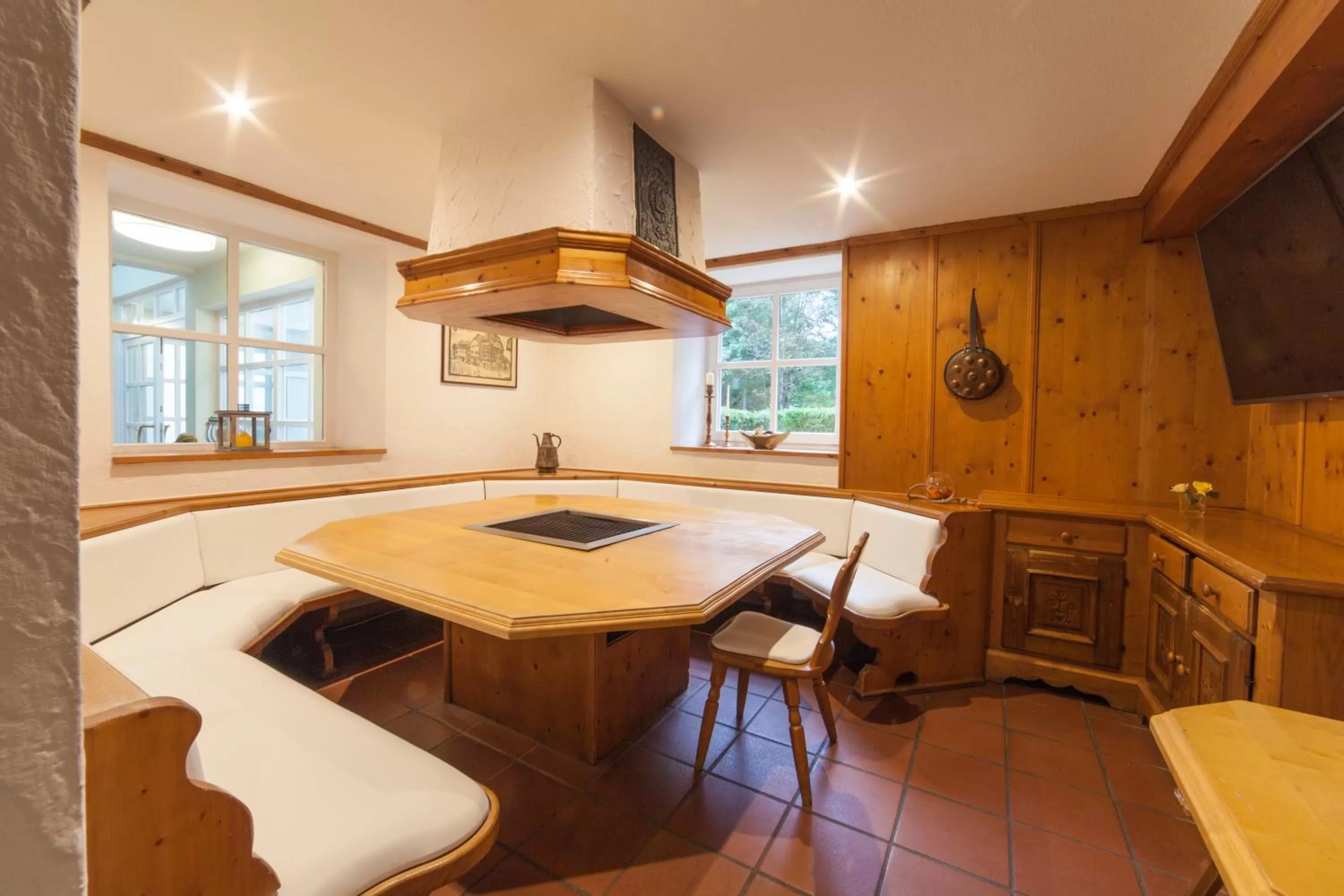 Lounge or bar, Kitchen/Kitchenette in Hotel Blechhammer