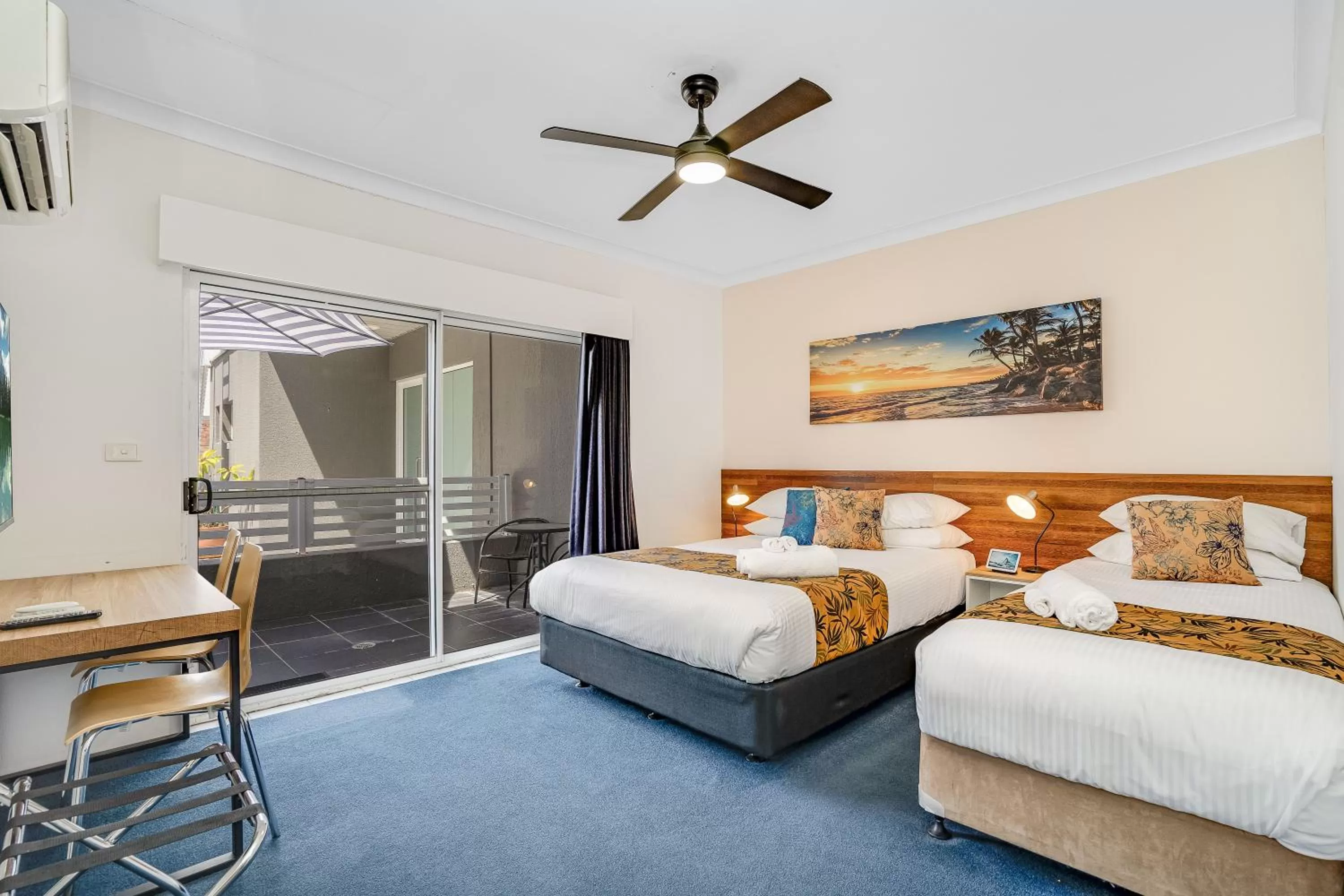 Bedroom, Bed in Nelson Towers Motel & Apartments