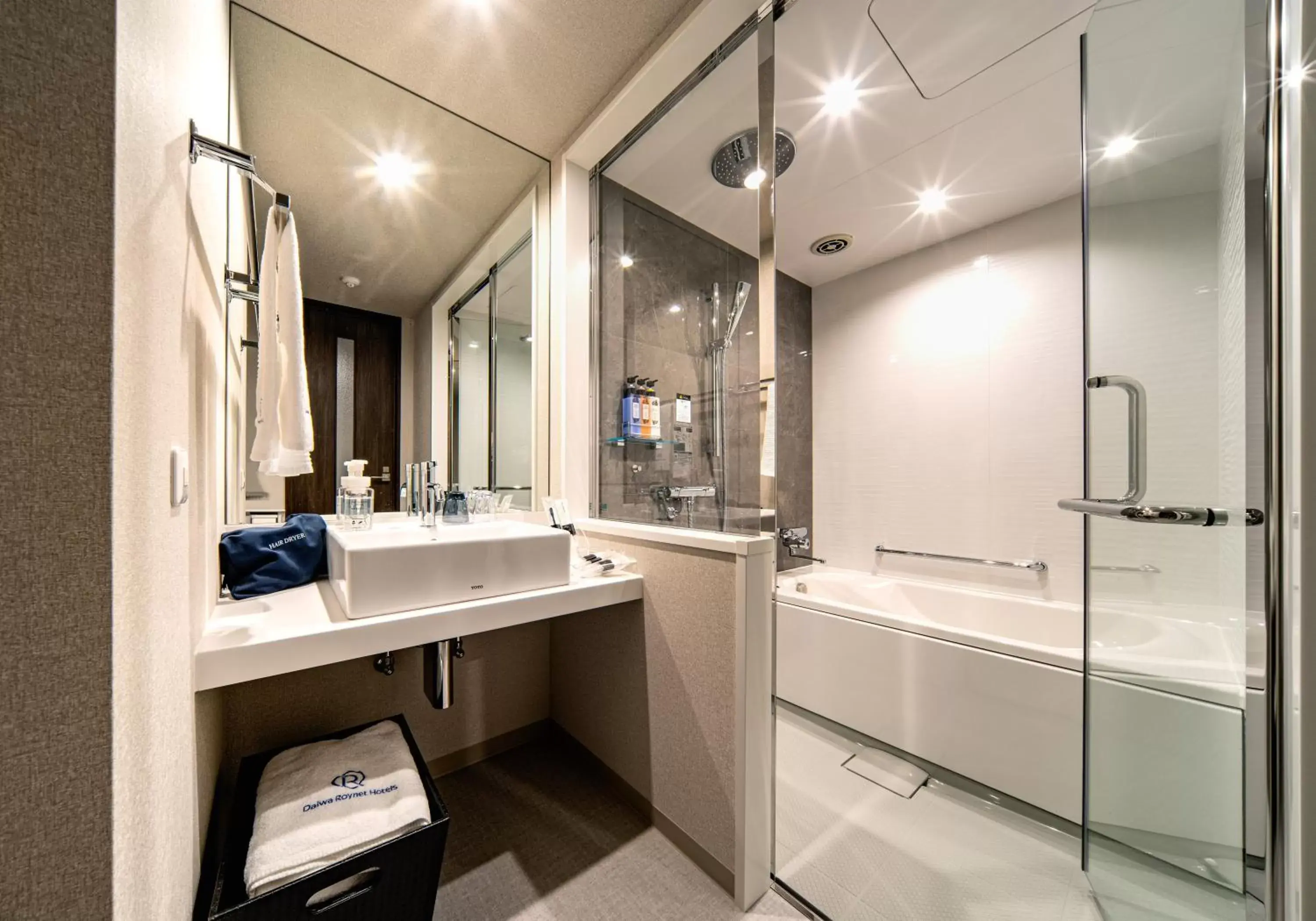 Deluxe King Room - single occupancy - Smoking in Daiwa Roynet Hotel Yamagata Ekimae Deluxe King Room - single occupancy - Smoking in Daiwa Roynet Hotel Yamagata Ekimae