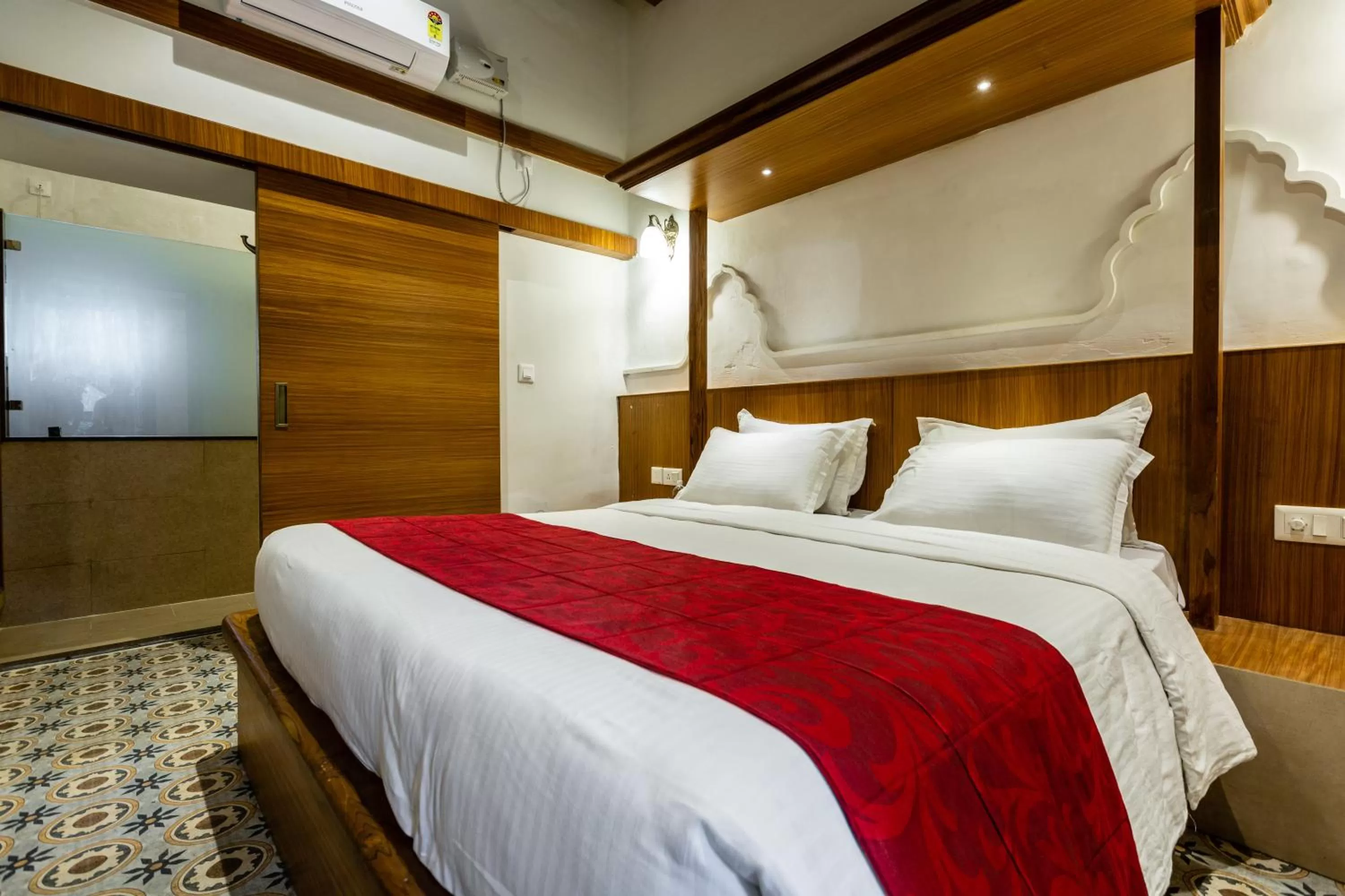 Bed in KSTDC Hotel Mayura Hoysala, Mysore