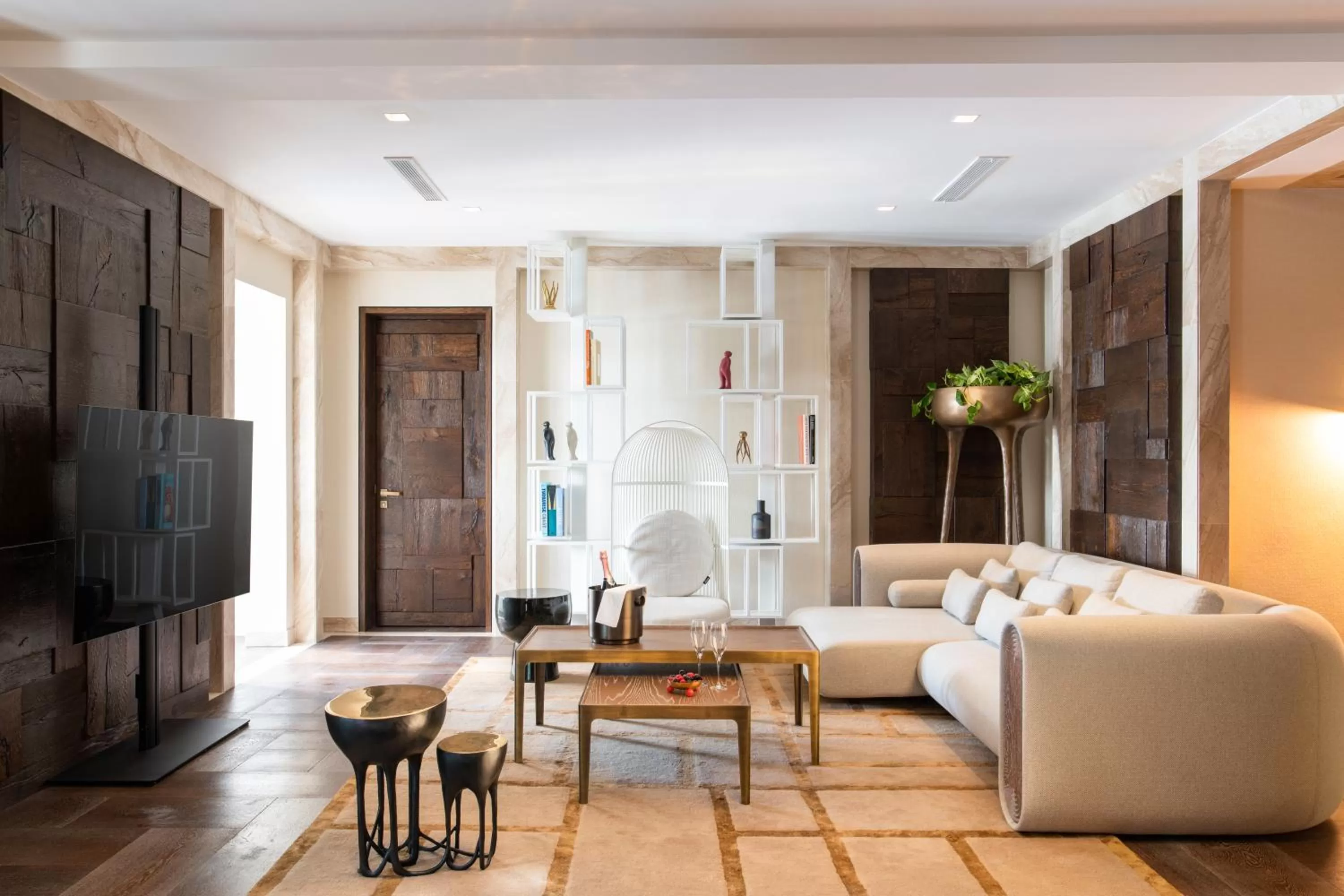 Living room in Iniala Harbour House