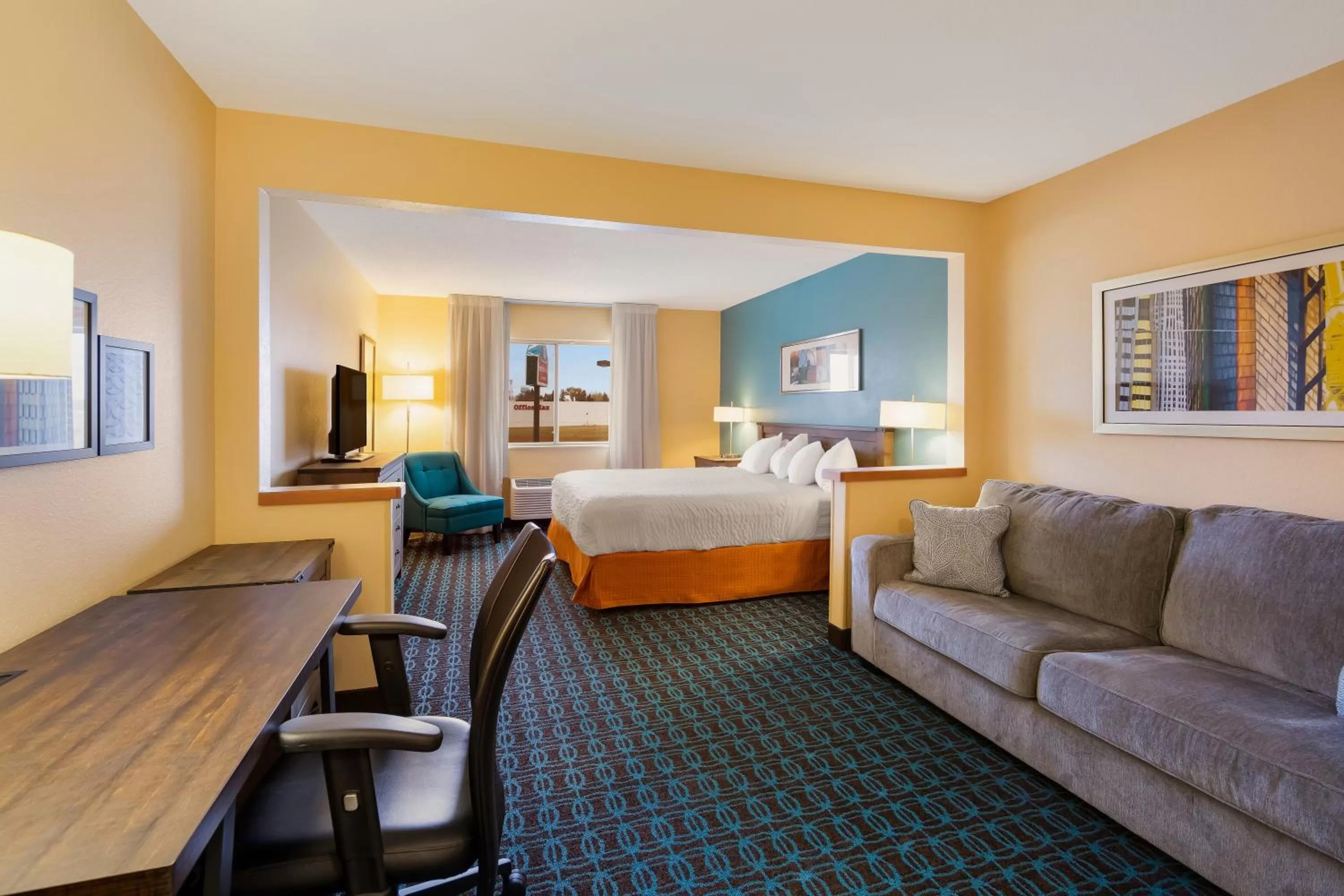 King Suite with Sofa Bed - Non-Smoking in AmericInn by Wyndham Minot