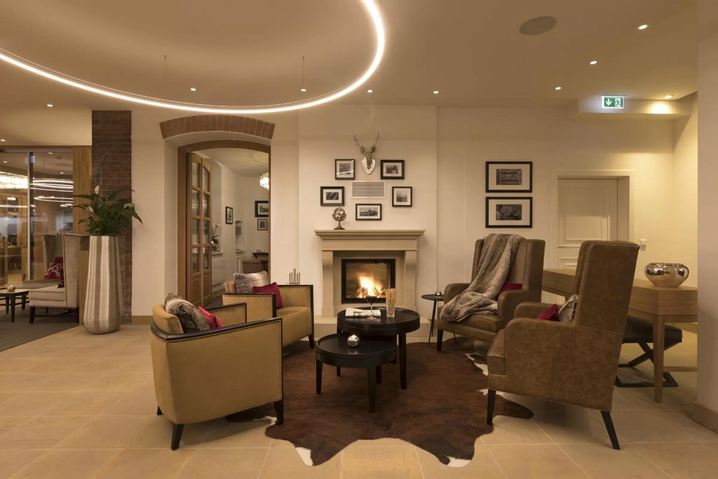 Lobby or reception in Hotel Brunnenhaus Schloss Landau