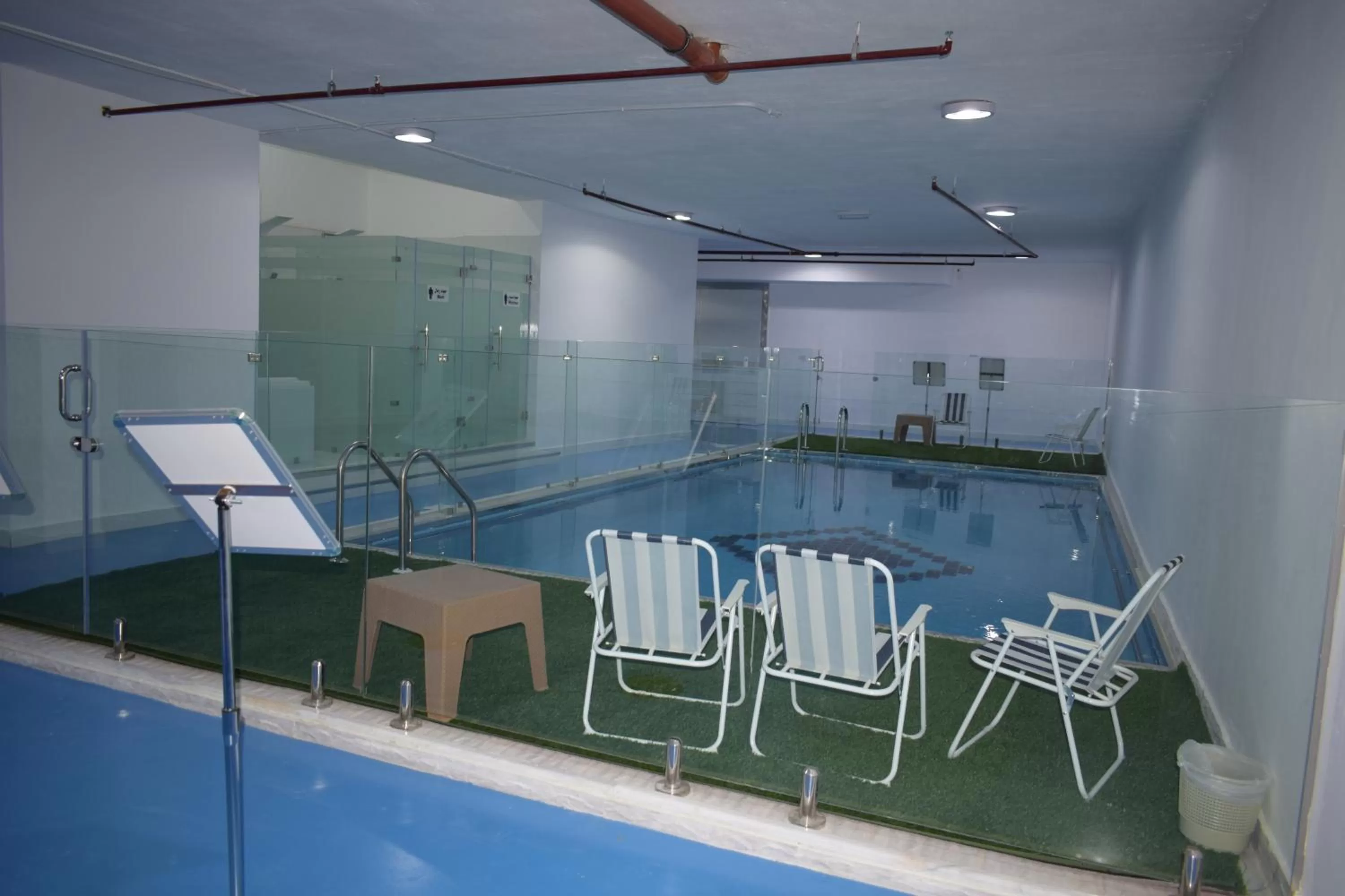 Swimming Pool in Atlantis Suites Hotel