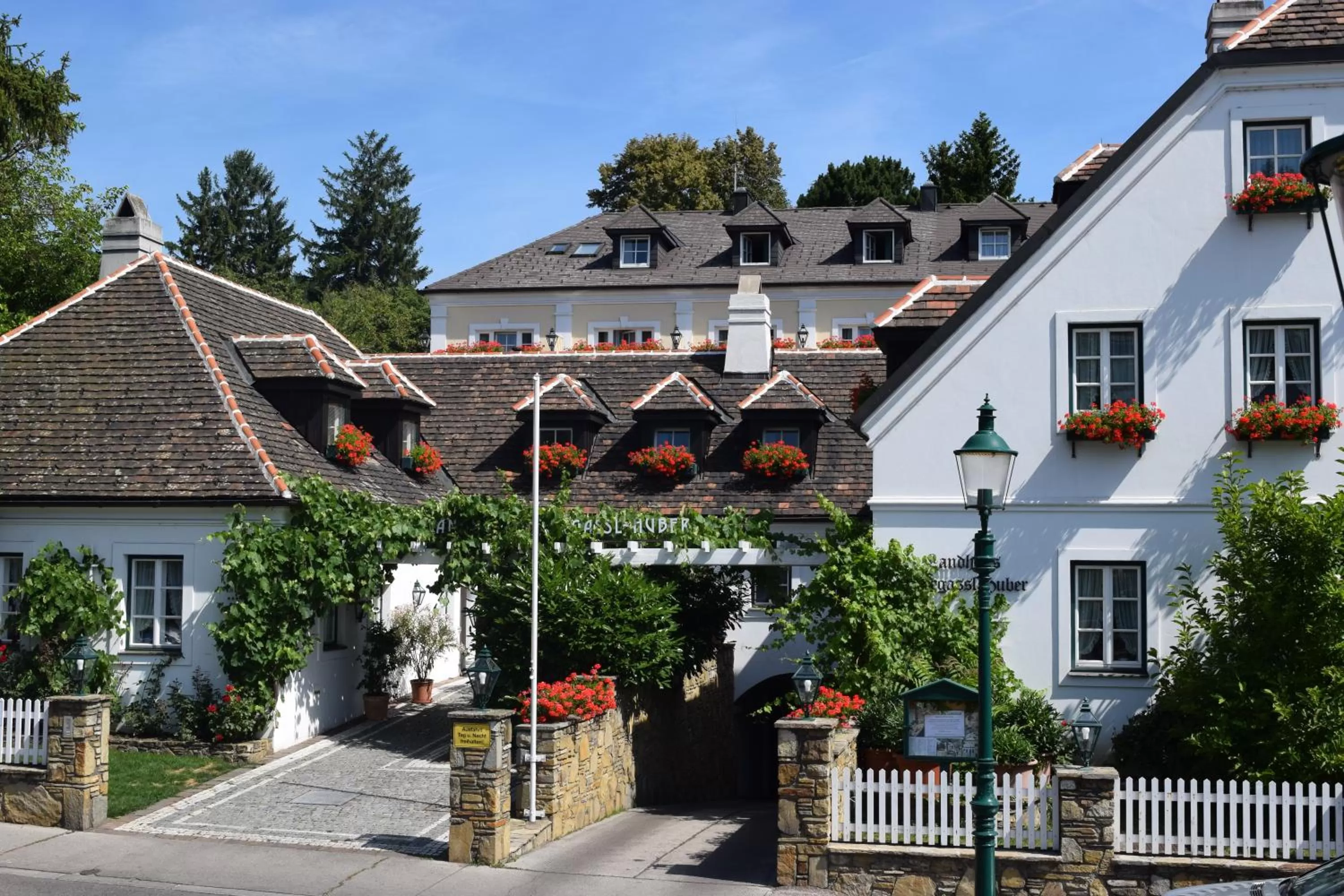 Facade/entrance, Property Building in Hotel Landhaus Fuhrgassl-Huber