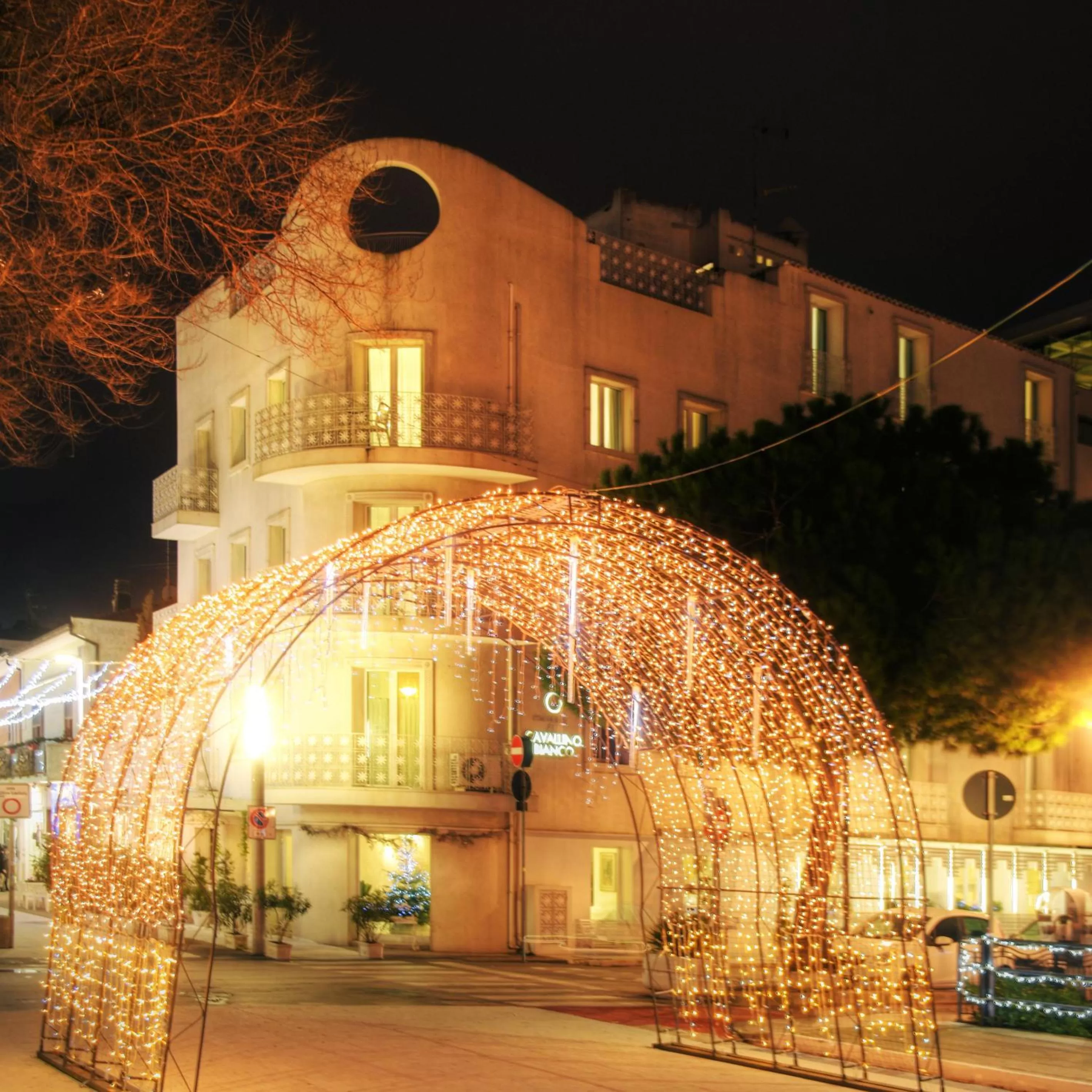 Property building in Hotel Al Cavallino Bianco