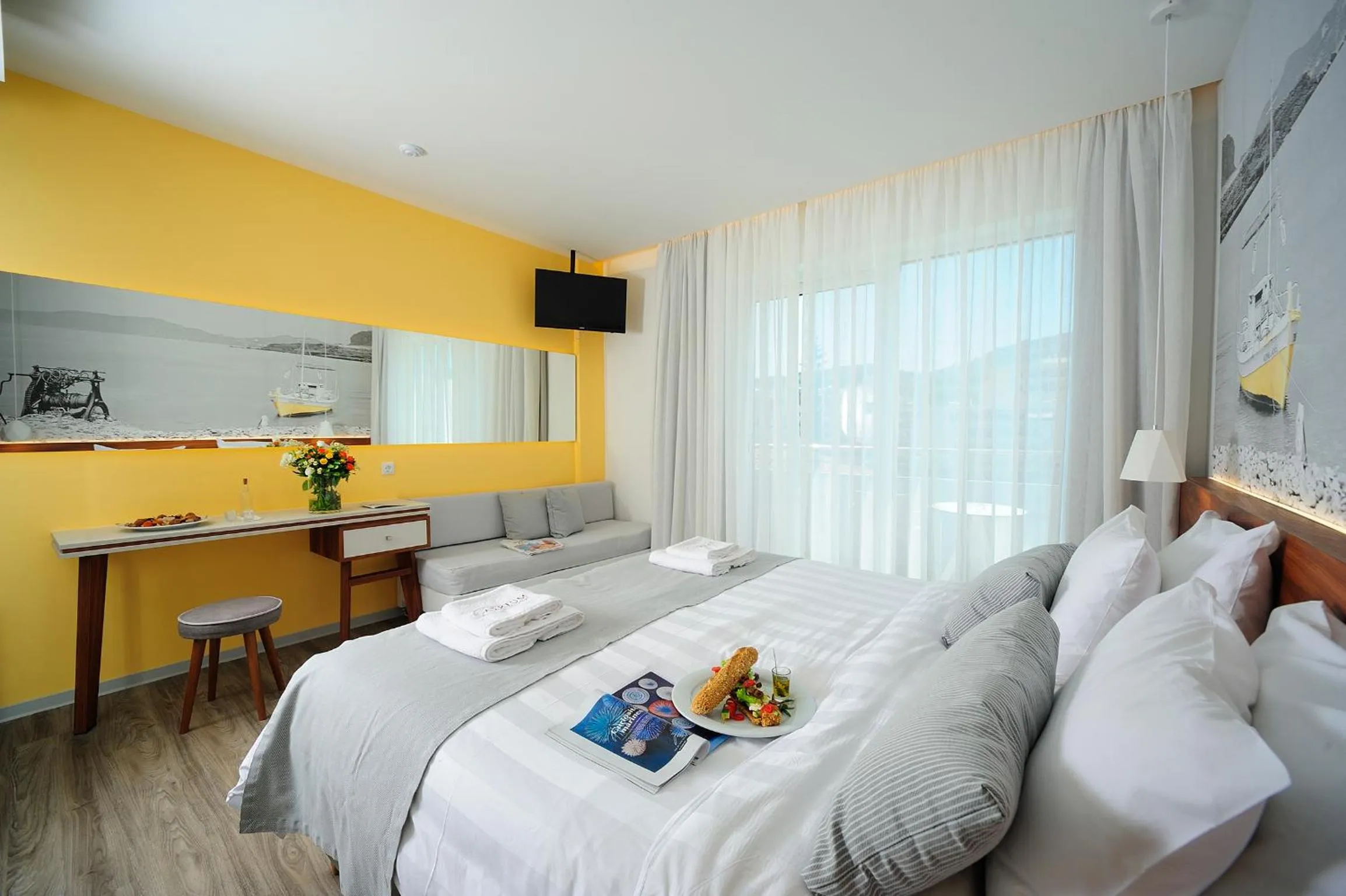 Bed in Atrium Ambiance Hotel