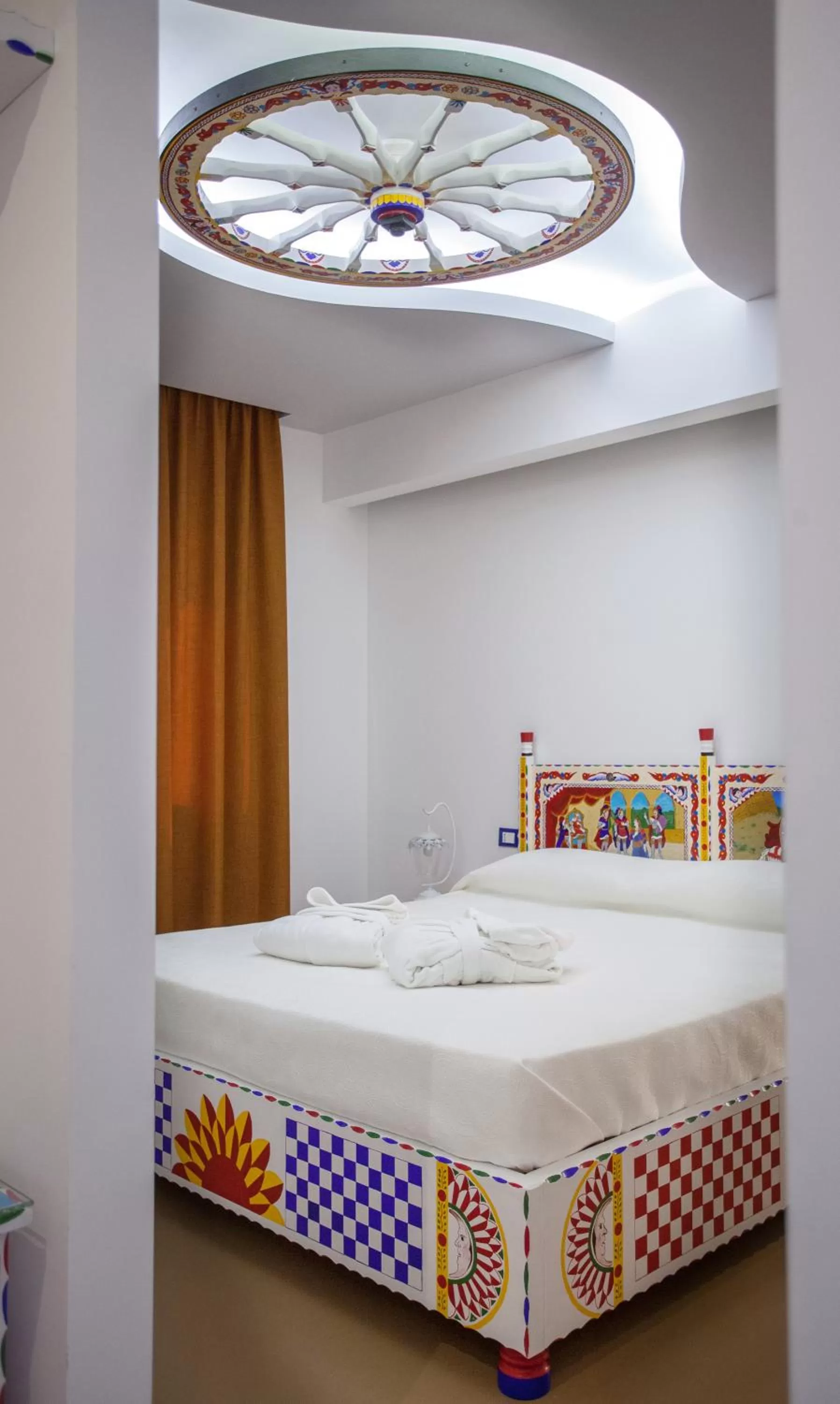 Photo of the whole room, Bed in Tra Le Braccia di Morfeo