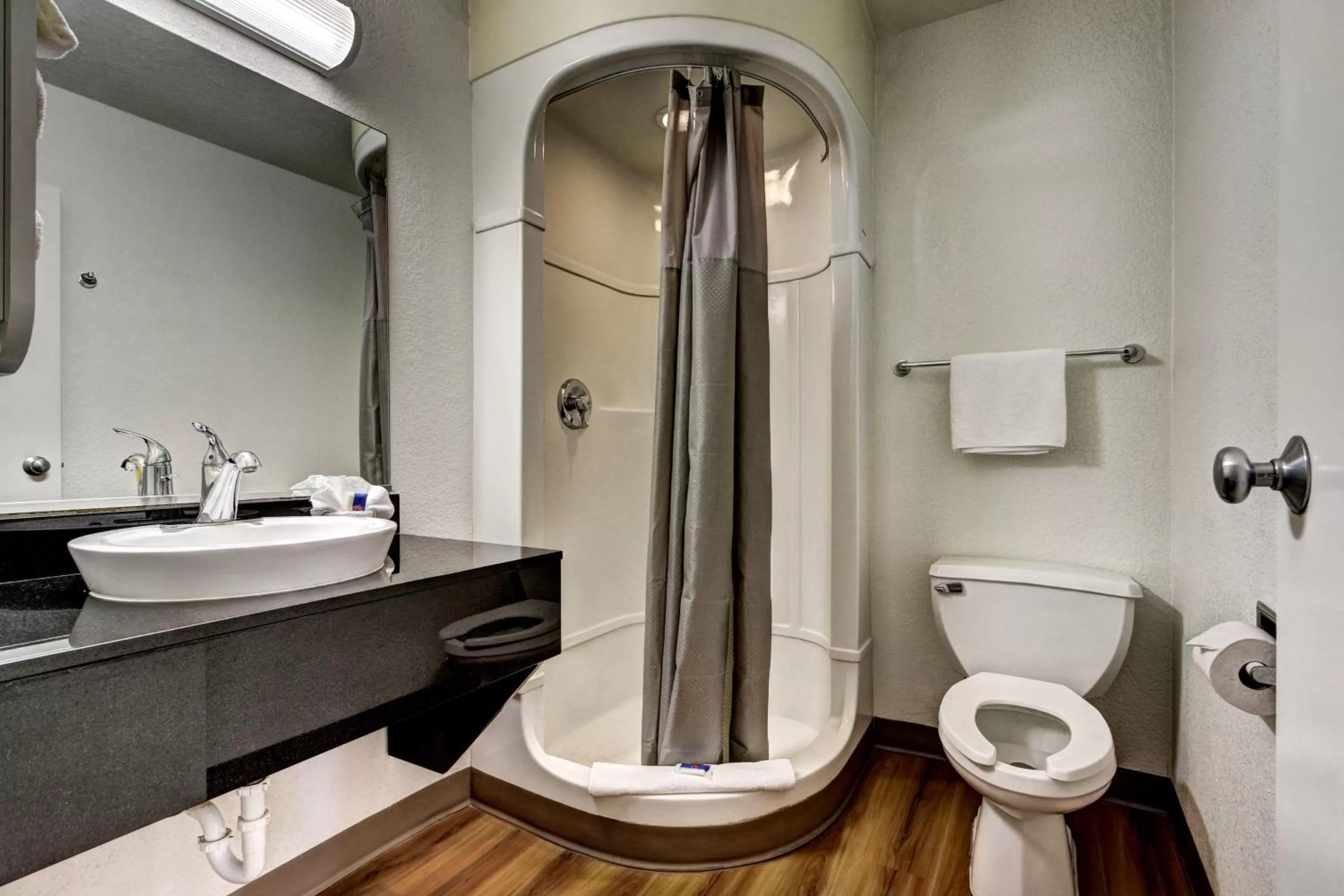 Bathroom in Motel 6 Wells