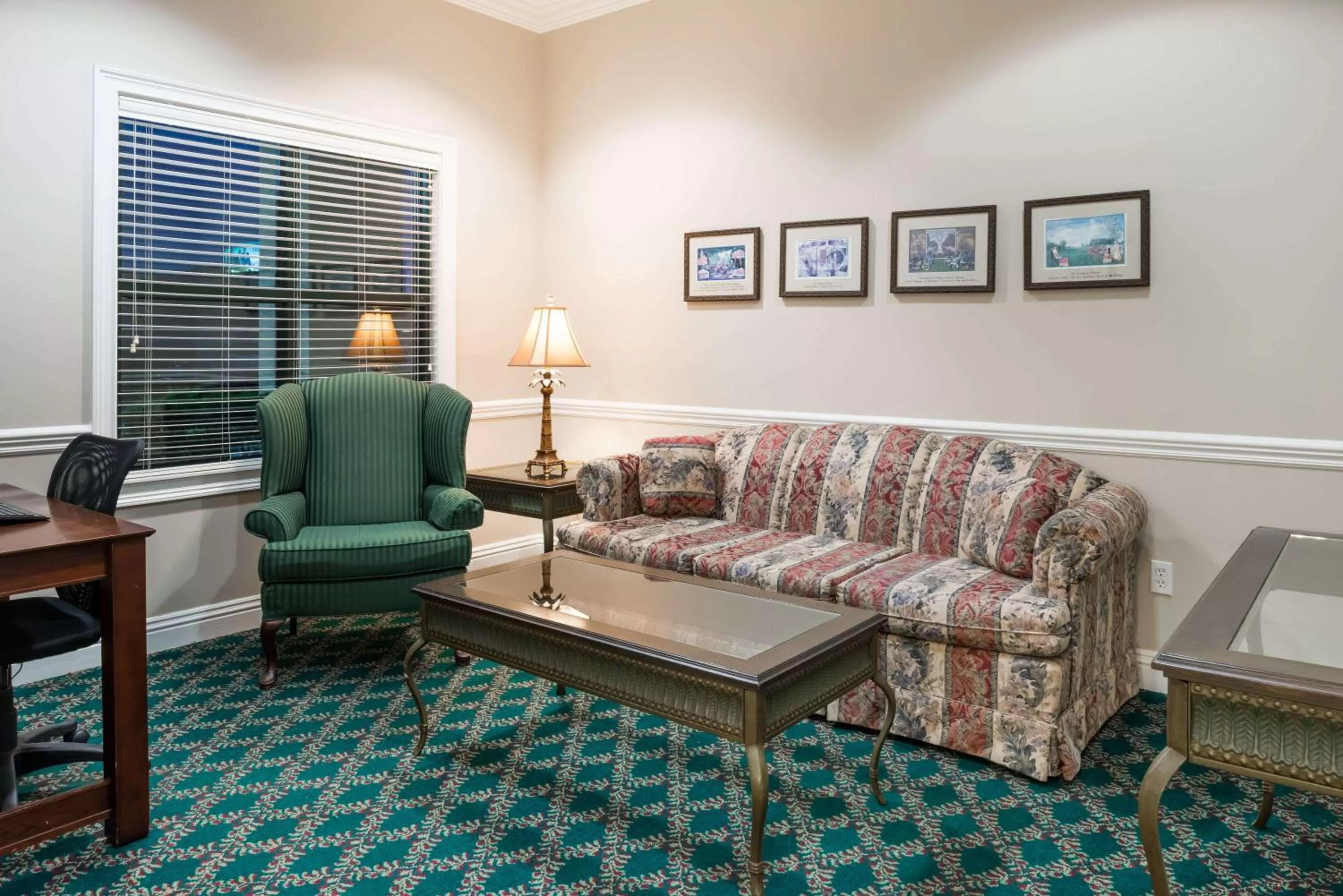 Lobby or reception in Days Inn by Wyndham Paducah I-24 Exit 4