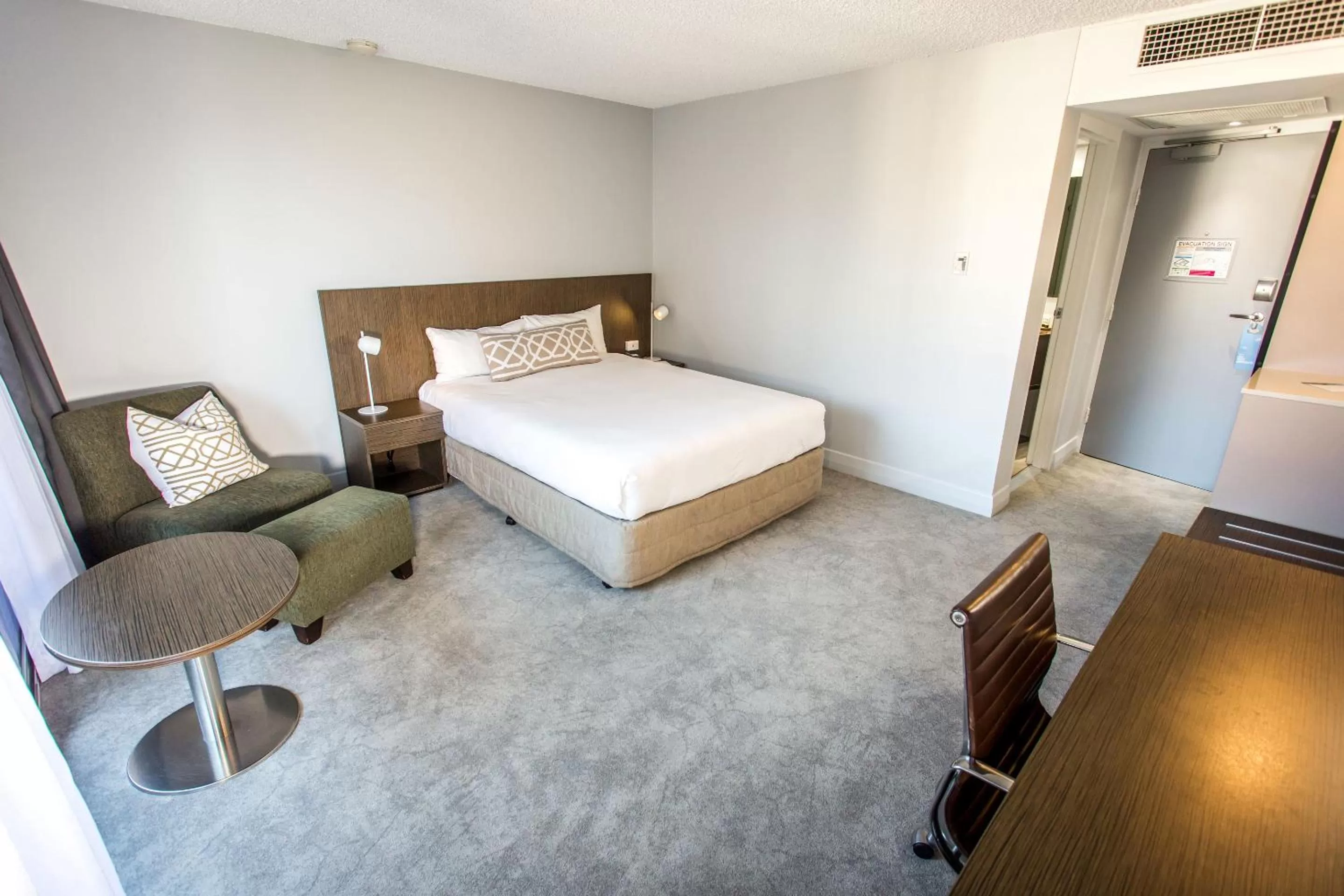 Photo of the whole room, Bed in Mercure Brisbane Spring Hill