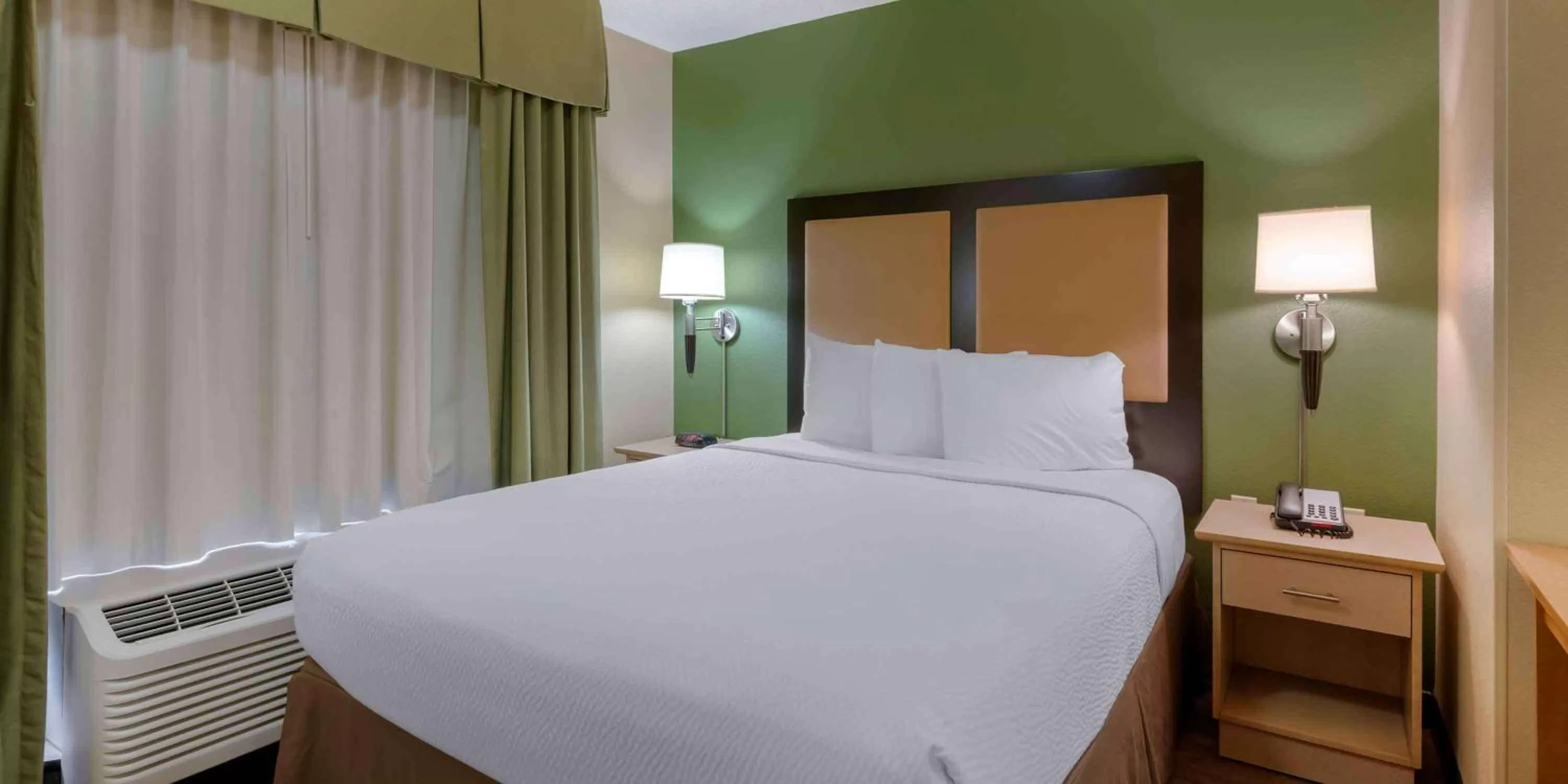 Bedroom, Bed in Extended Stay America Suites - Orlando - Orlando Theme Parks - Vineland Rd