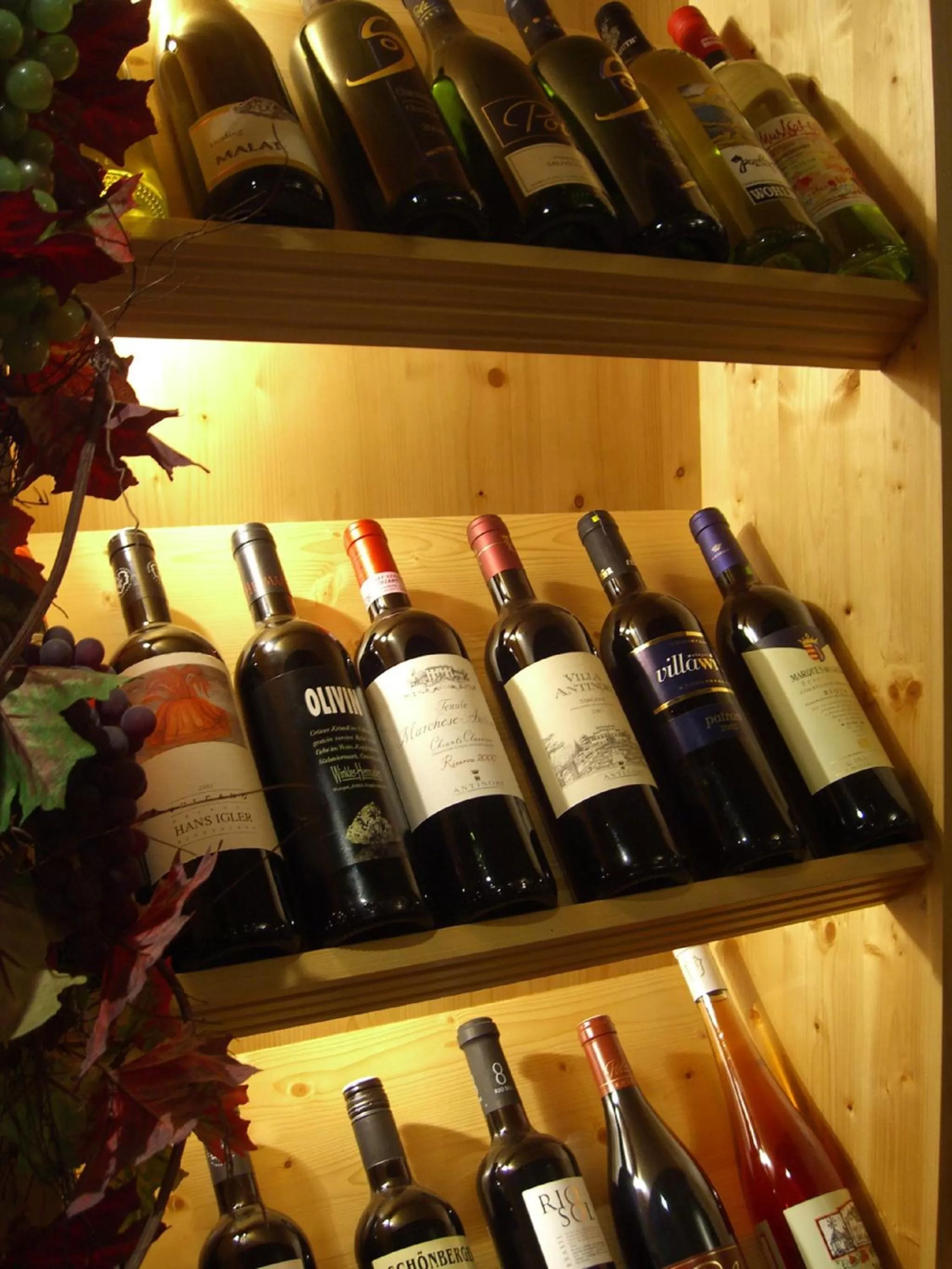 Restaurant/places to eat, Drinks in SCHÖNIS-Landhotel