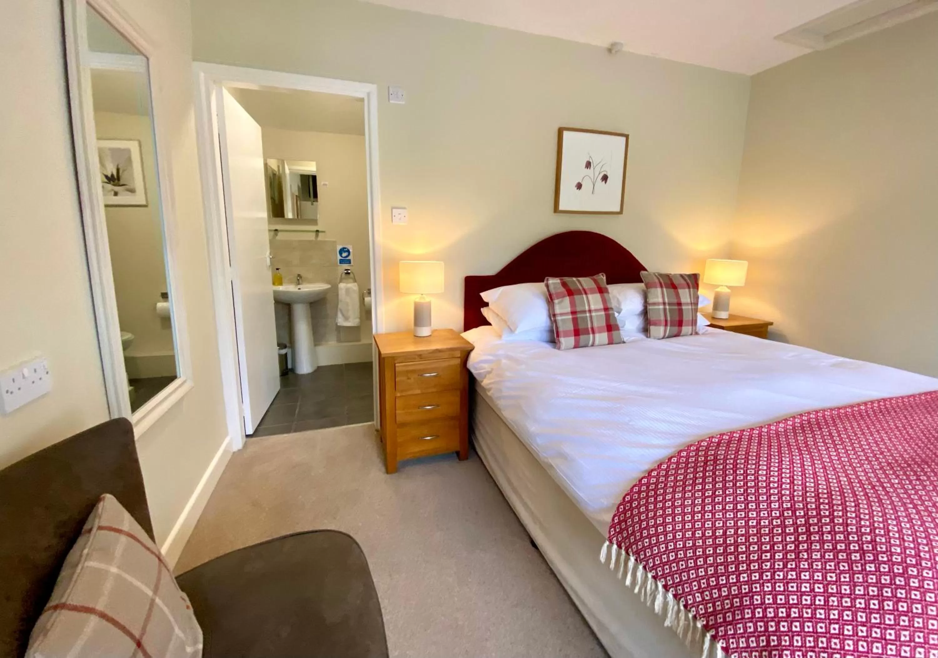 Bathroom, Bed in The Craven Arms