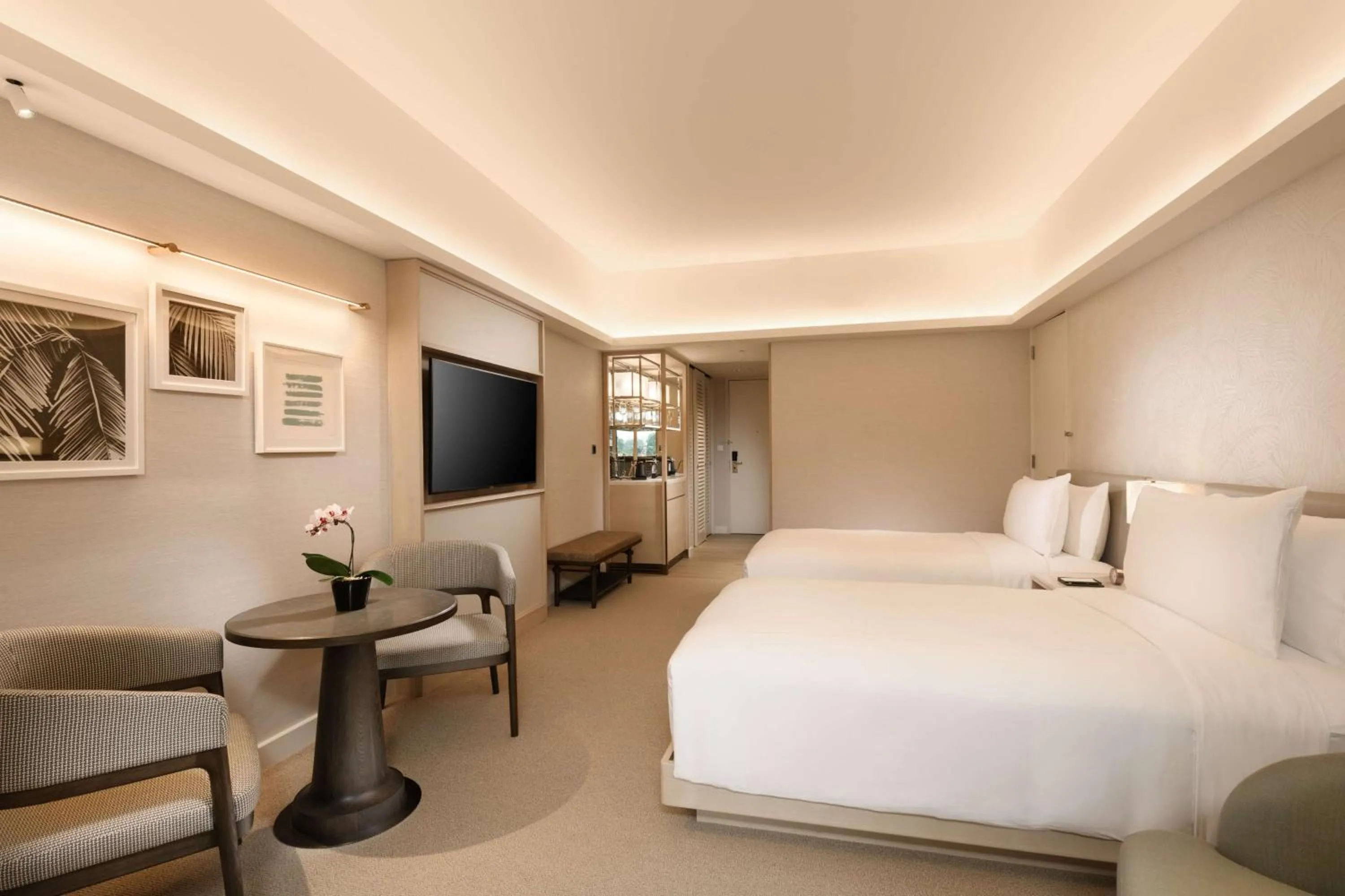 Bedroom, Bed in Conrad Singapore Orchard