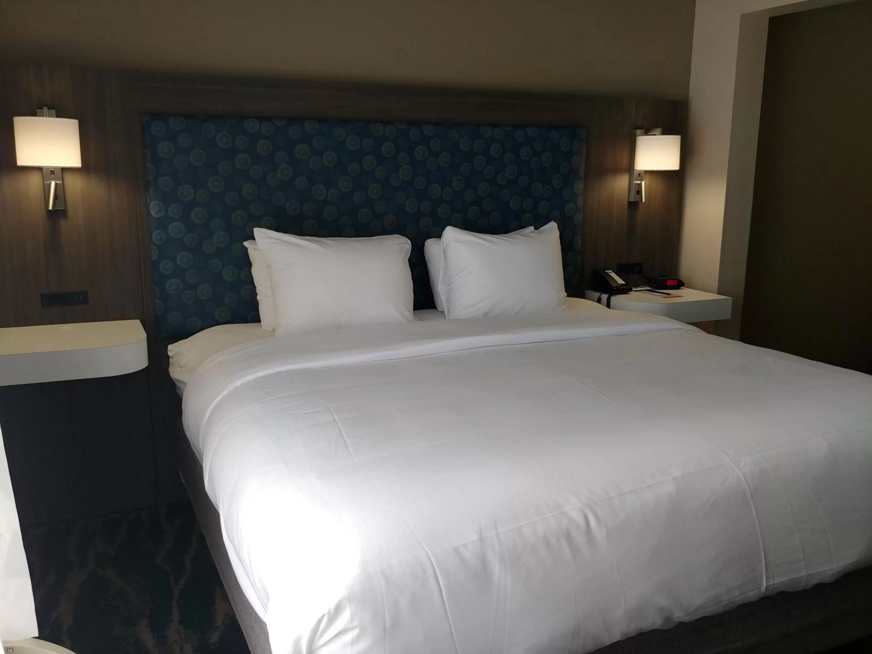 Bed in Comfort Inn & Suites Greenville Near East Carolina University