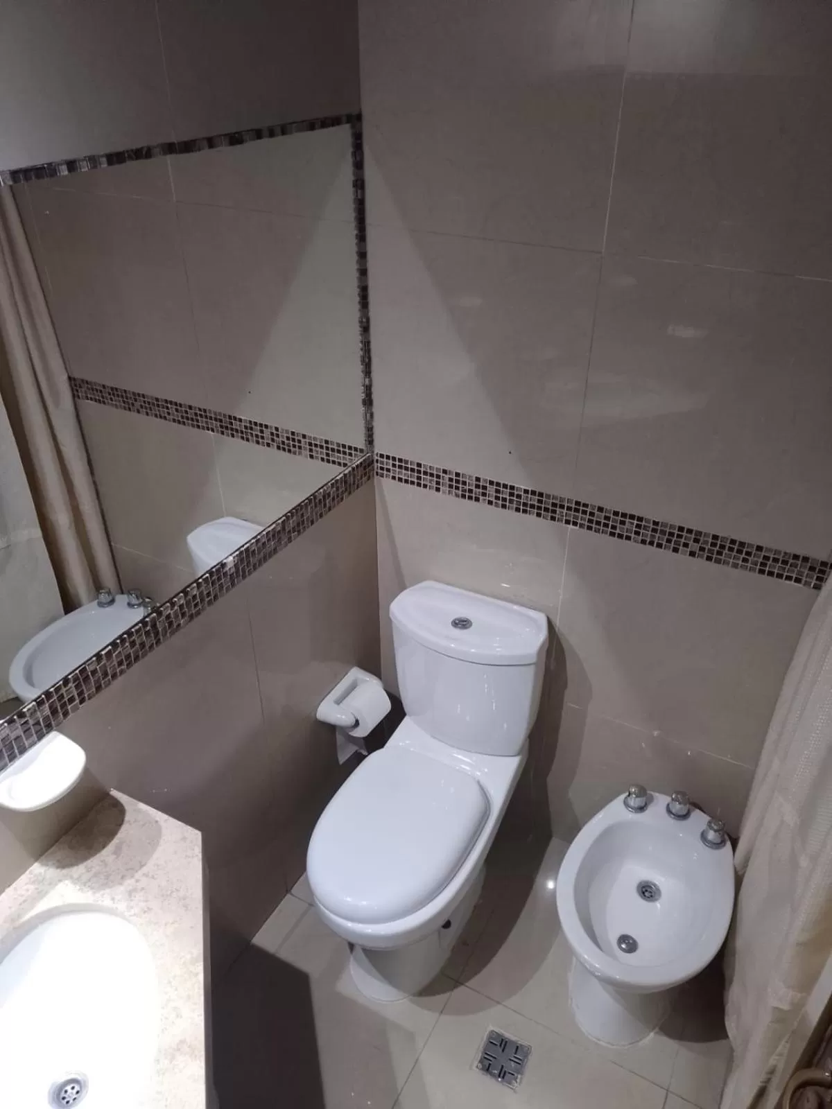 Bathroom in Lorenzo Suites Hotel