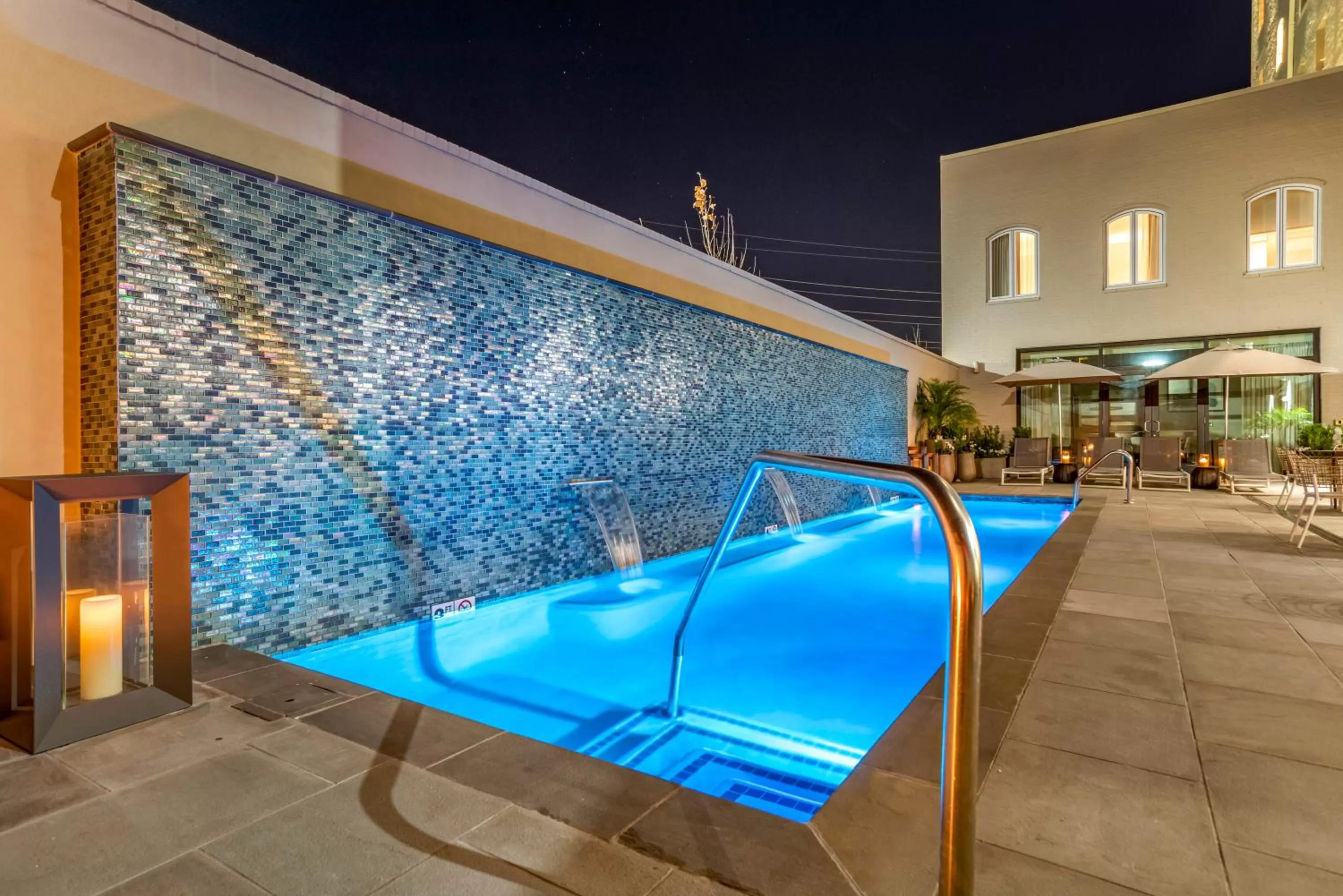 Swimming pool in ONE11 Hotel