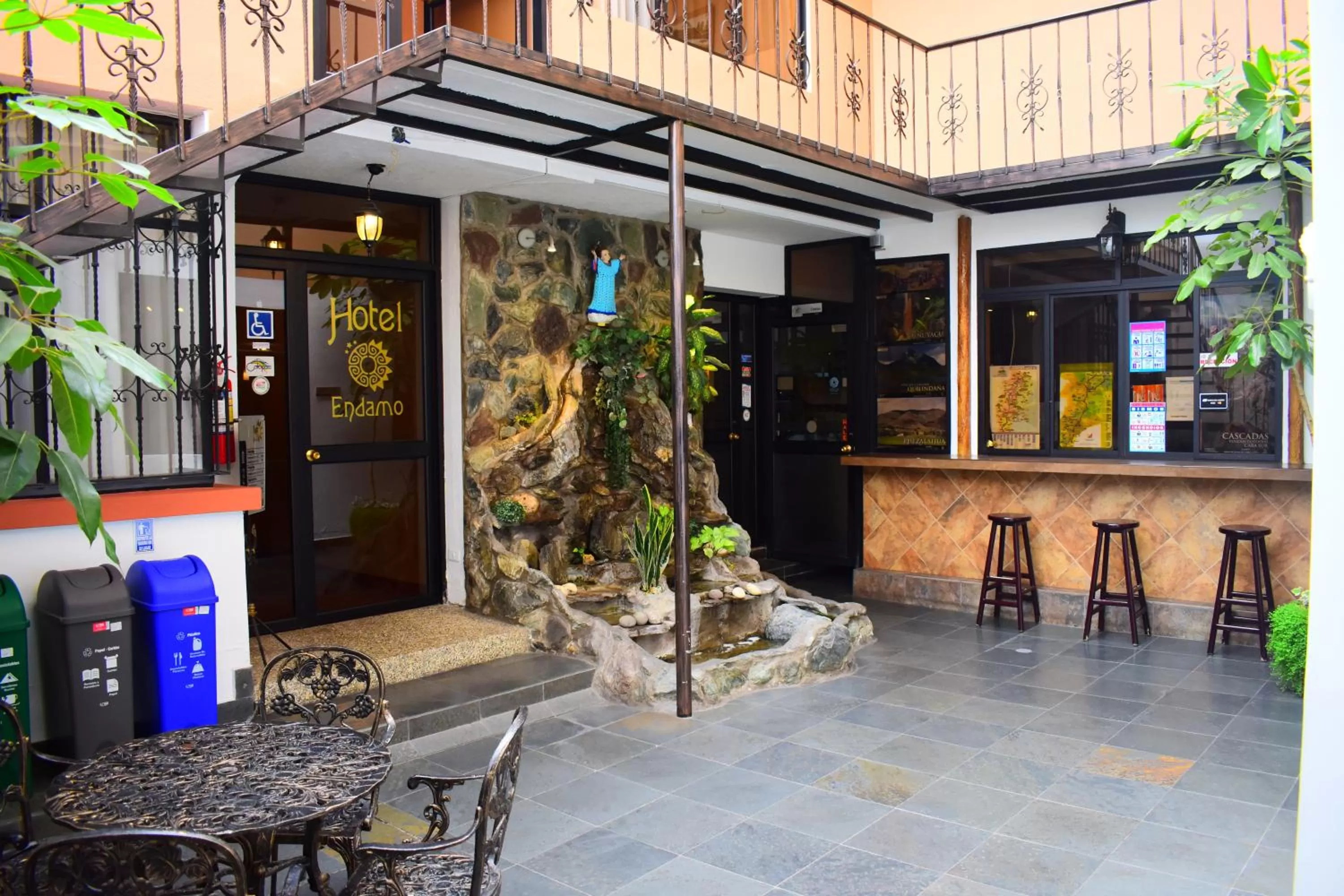 Lounge or bar in Hotel Endamo