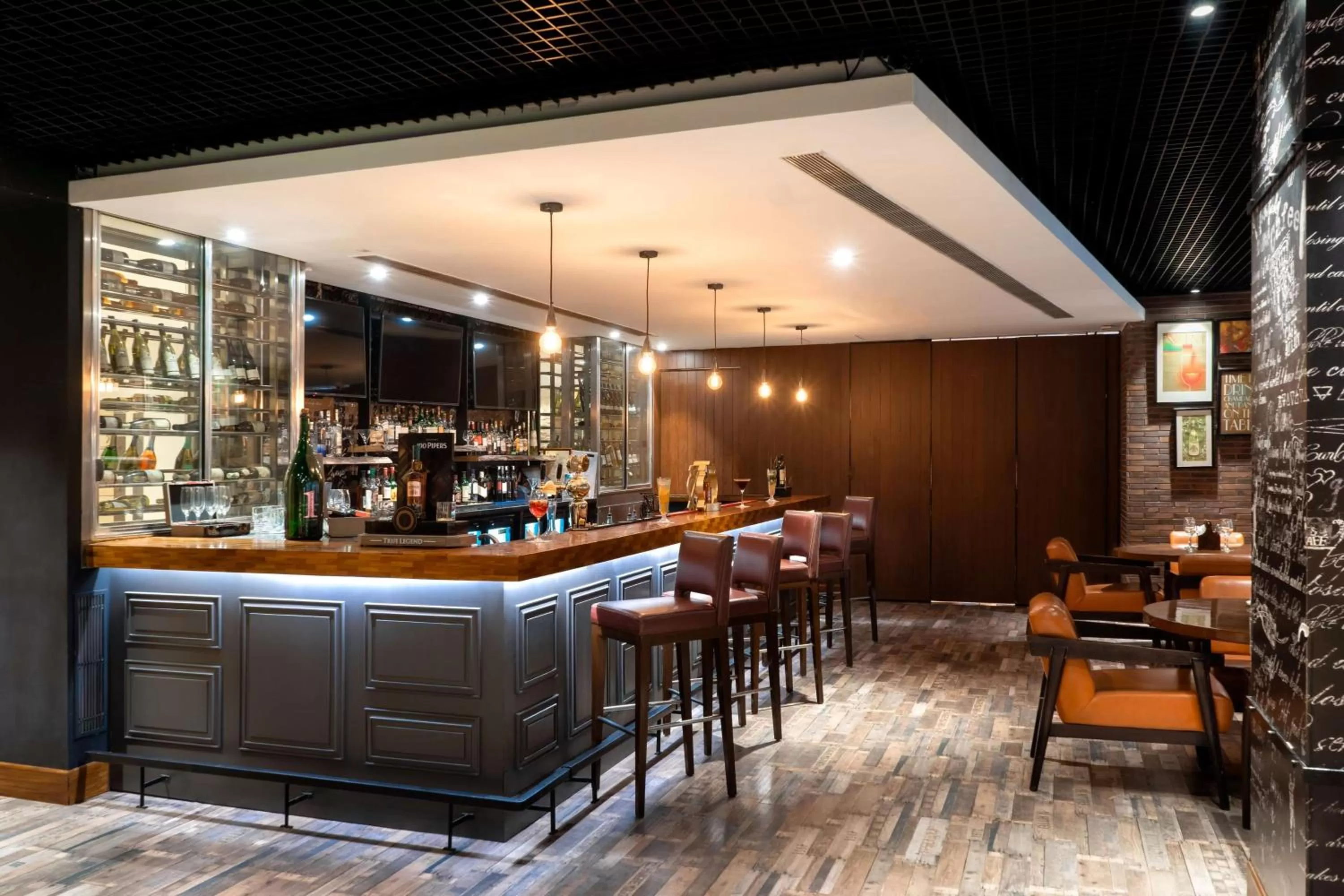 Lounge or bar in Hilton Garden Inn New Delhi/Saket