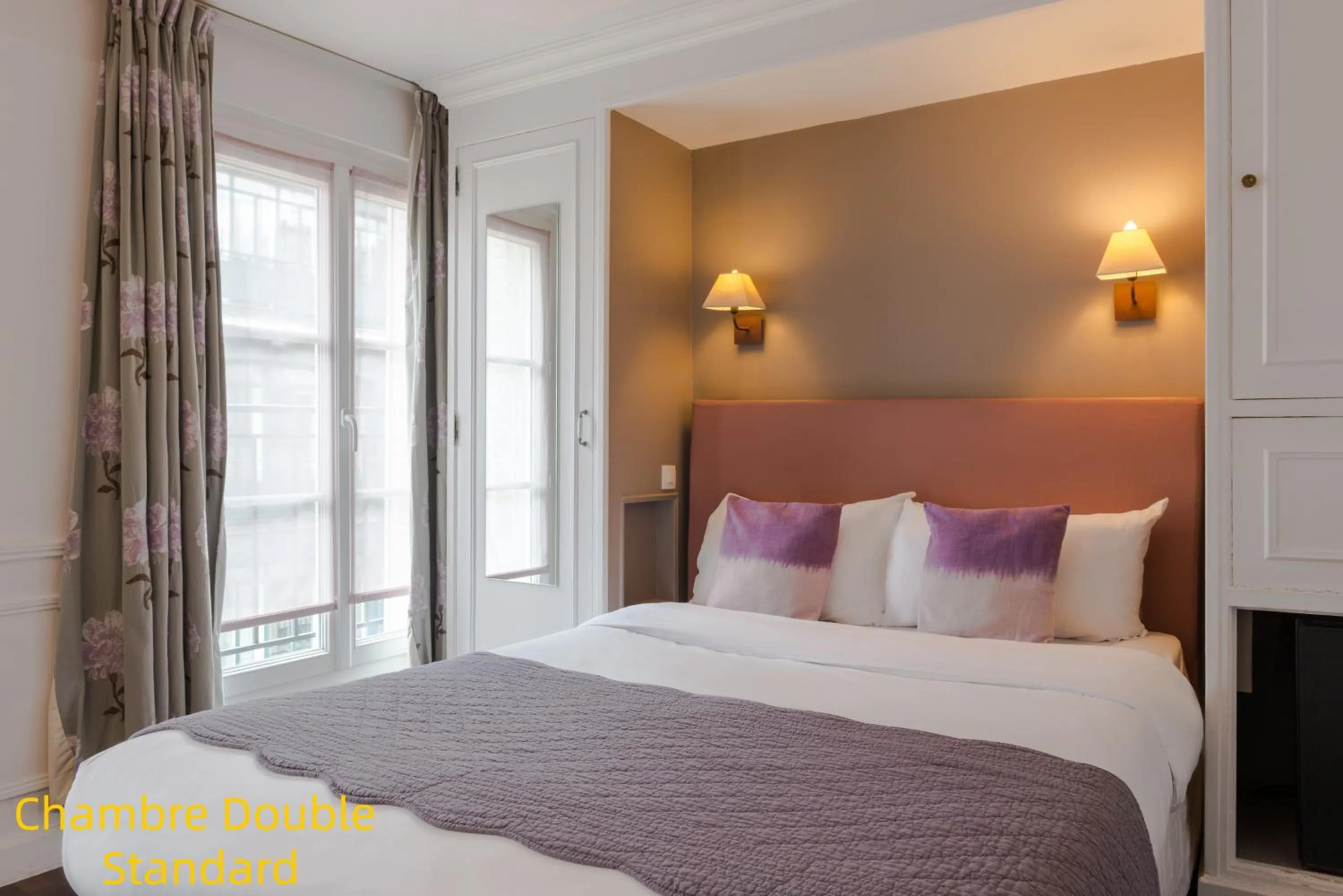 Photo of the whole room, Bed in Hôtel Gaillon Opera