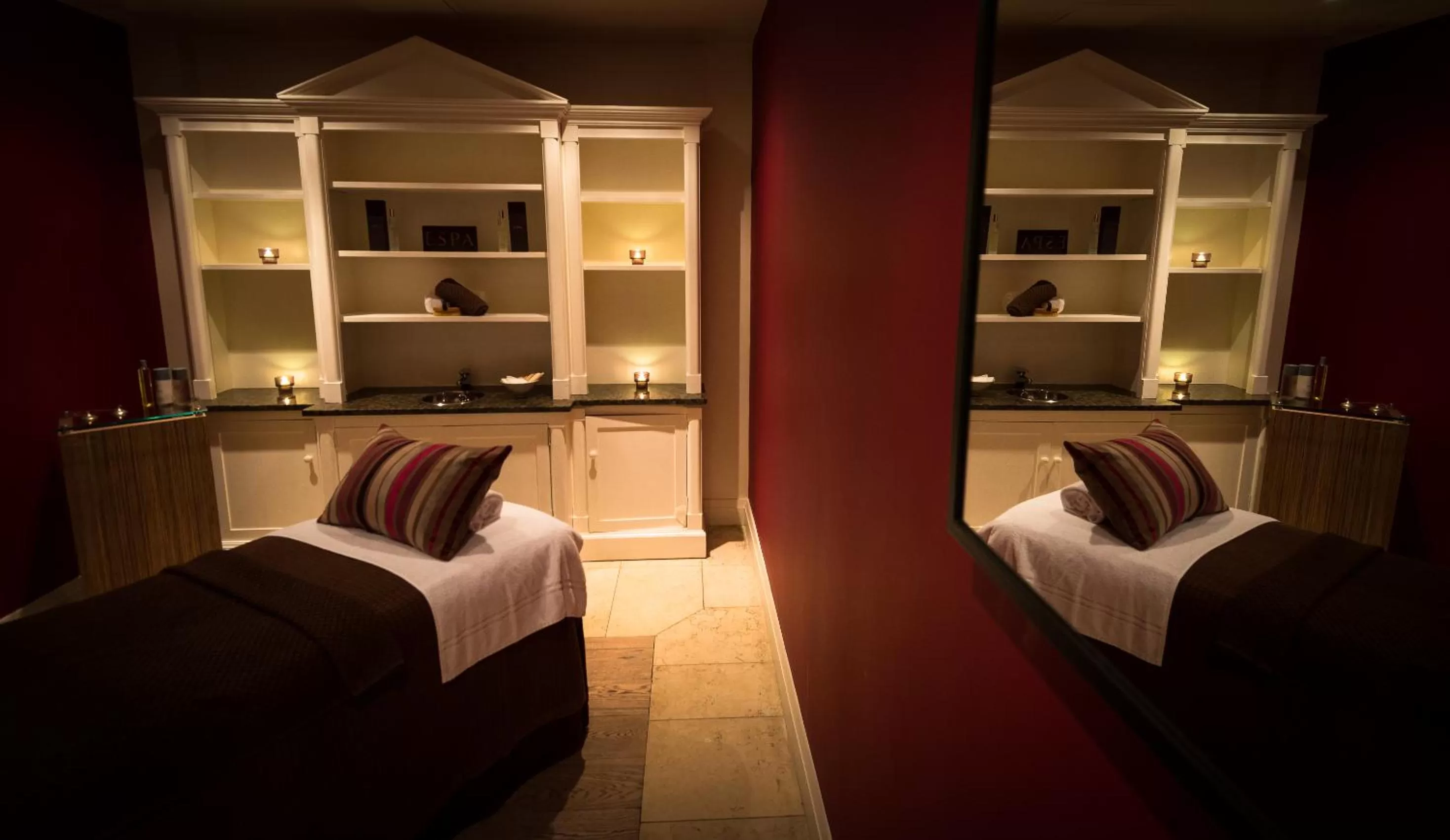 Photo of the whole room, Bed in The Malvern