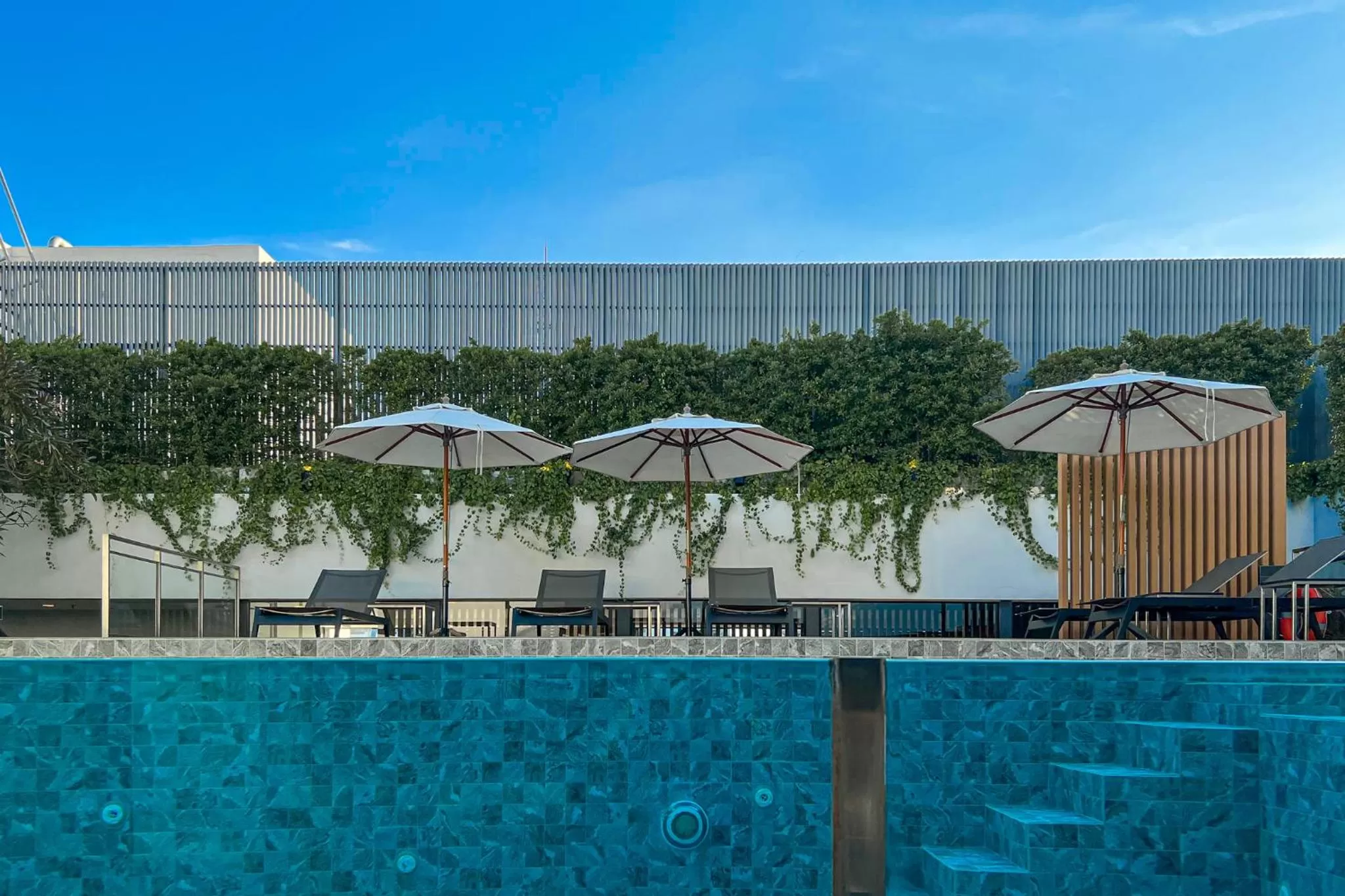 Swimming pool in Amanta Hotel & Residence Sathorn