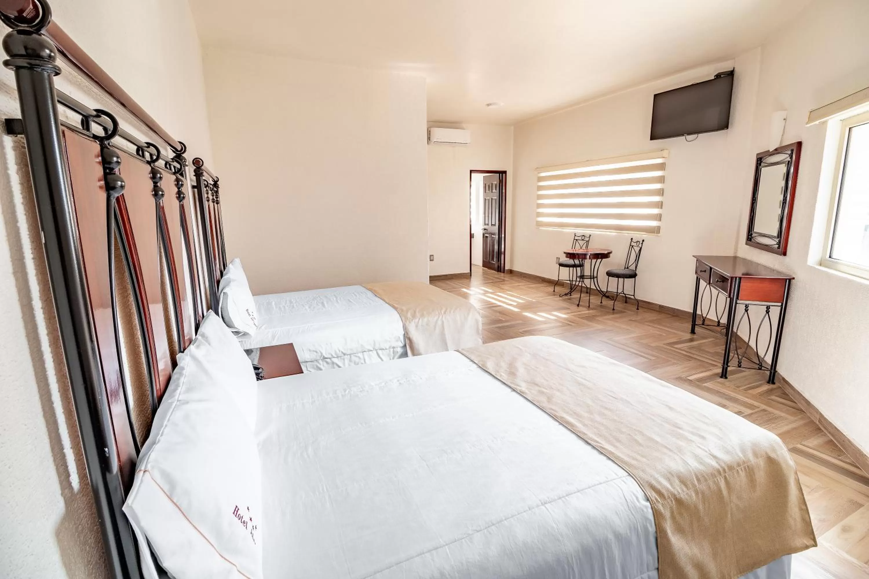 Bed in Hotel Alcazar - Guadalajara Centro Historico