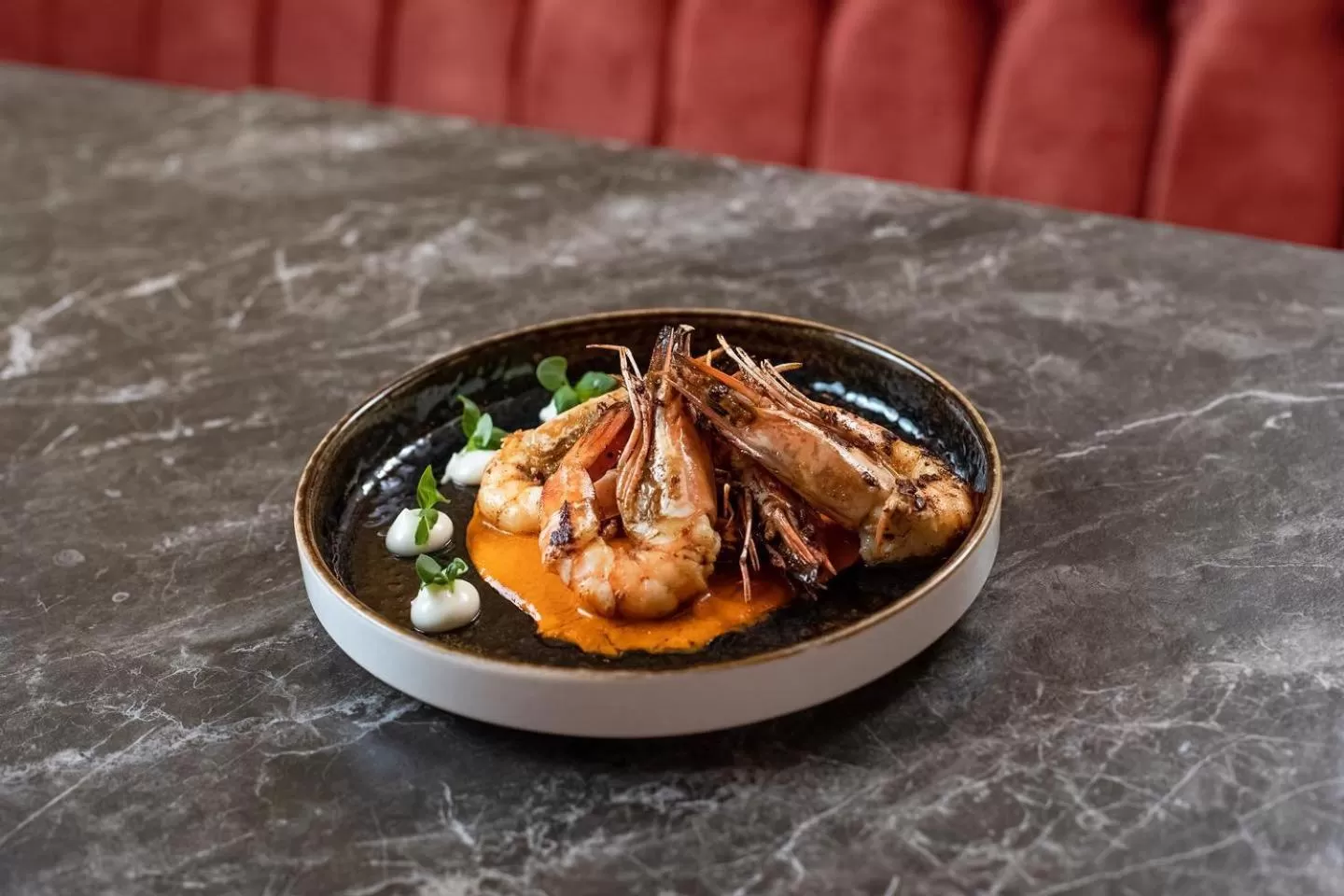 Restaurant/places to eat in Madama Residence