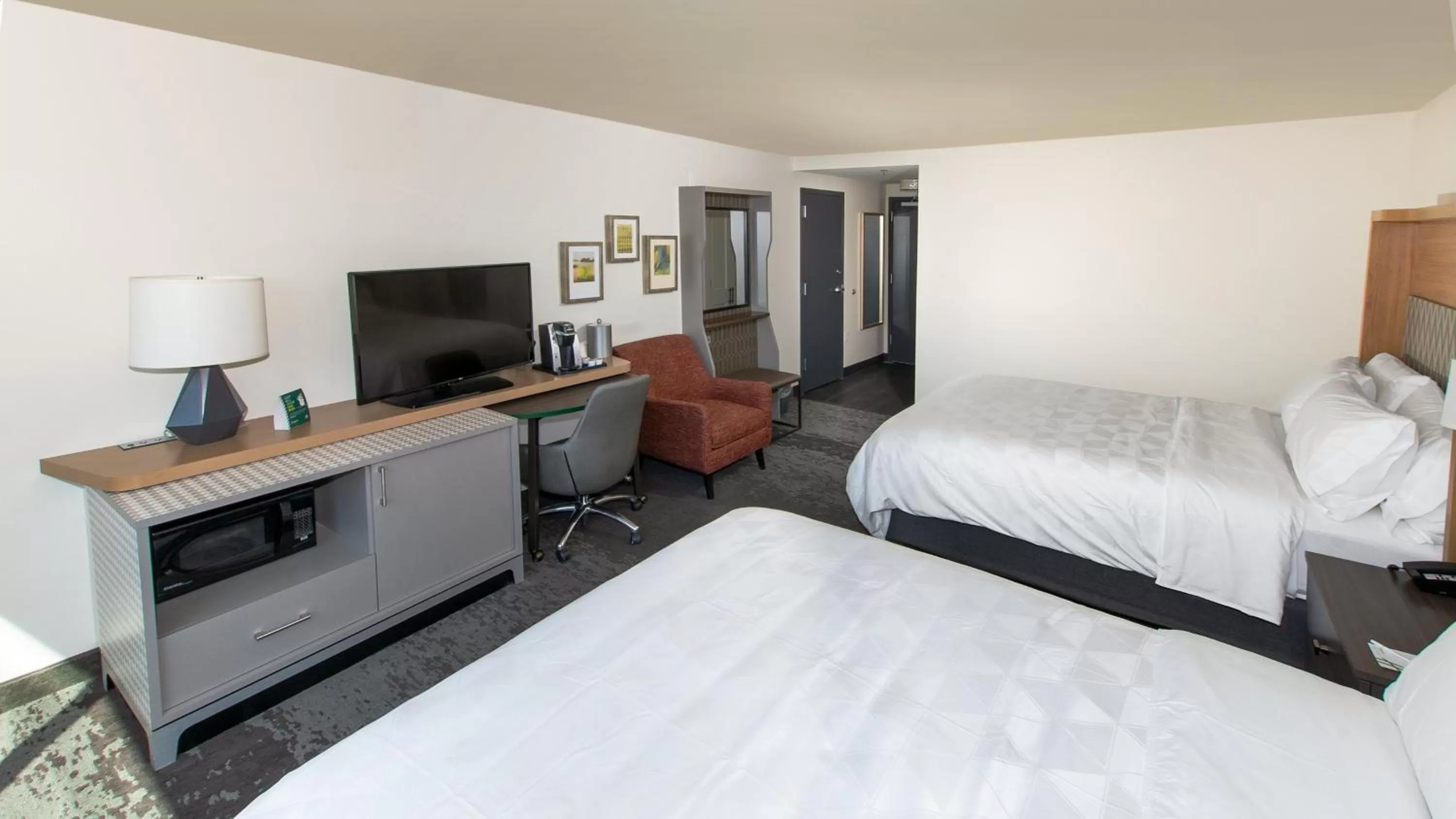 Photo of the whole room, Bed in Holiday Inn Panama City by IHG