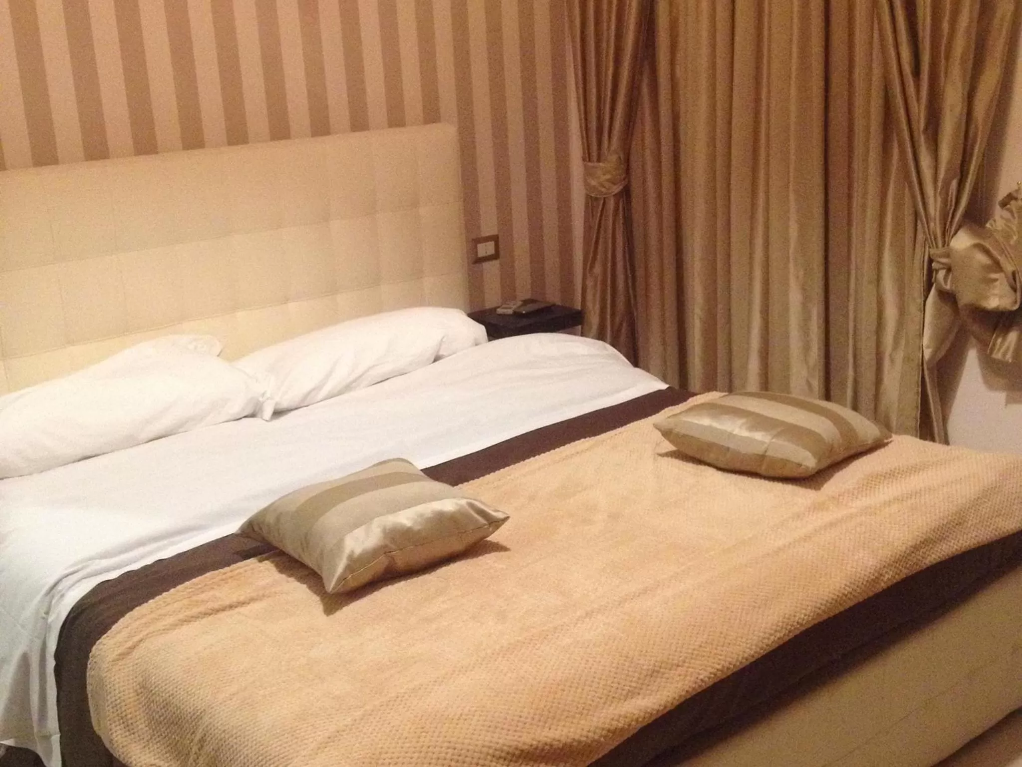 Bathroom, Bed in Terrazza Partenopea