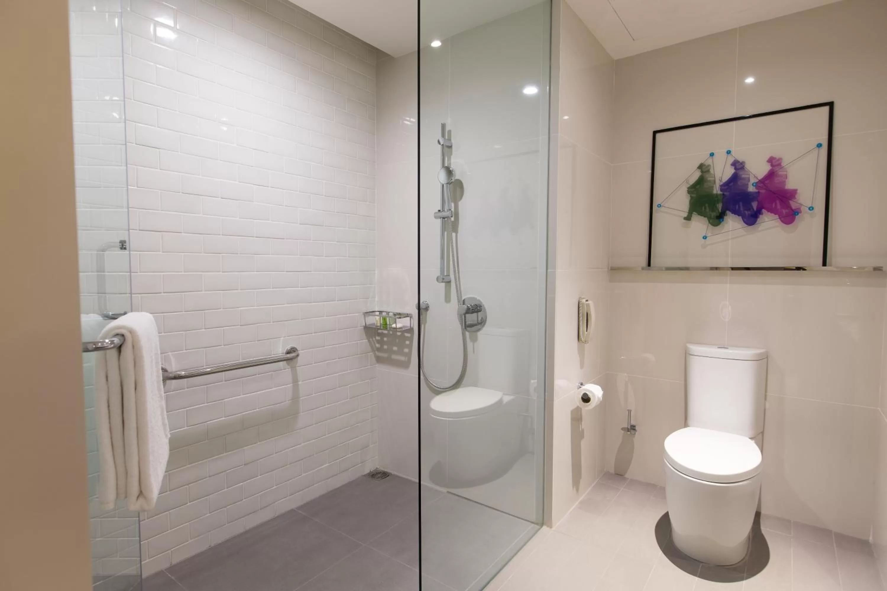 Toilet in Modena by Fraser Bangkok