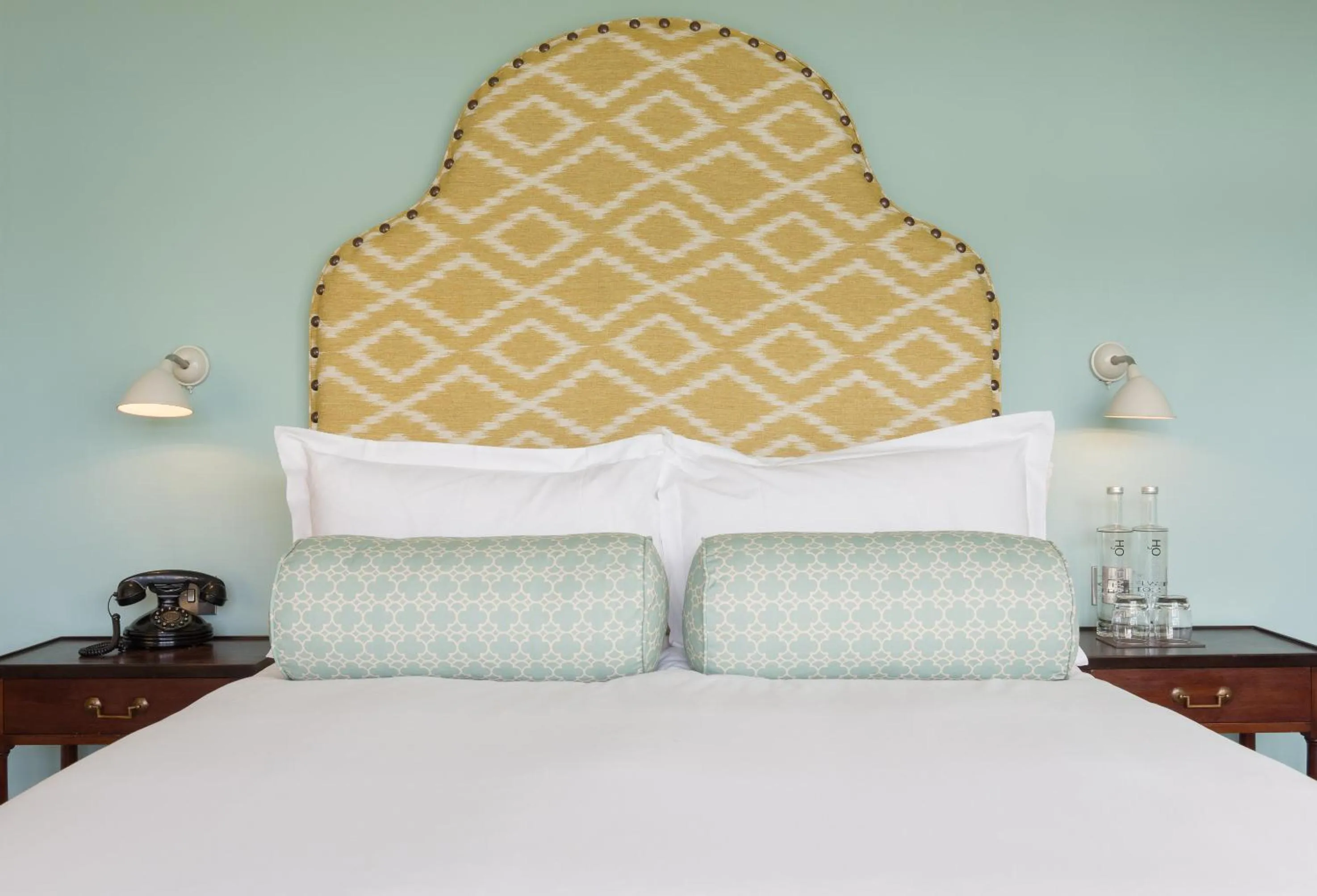 Bedroom, Bed in Burley Manor