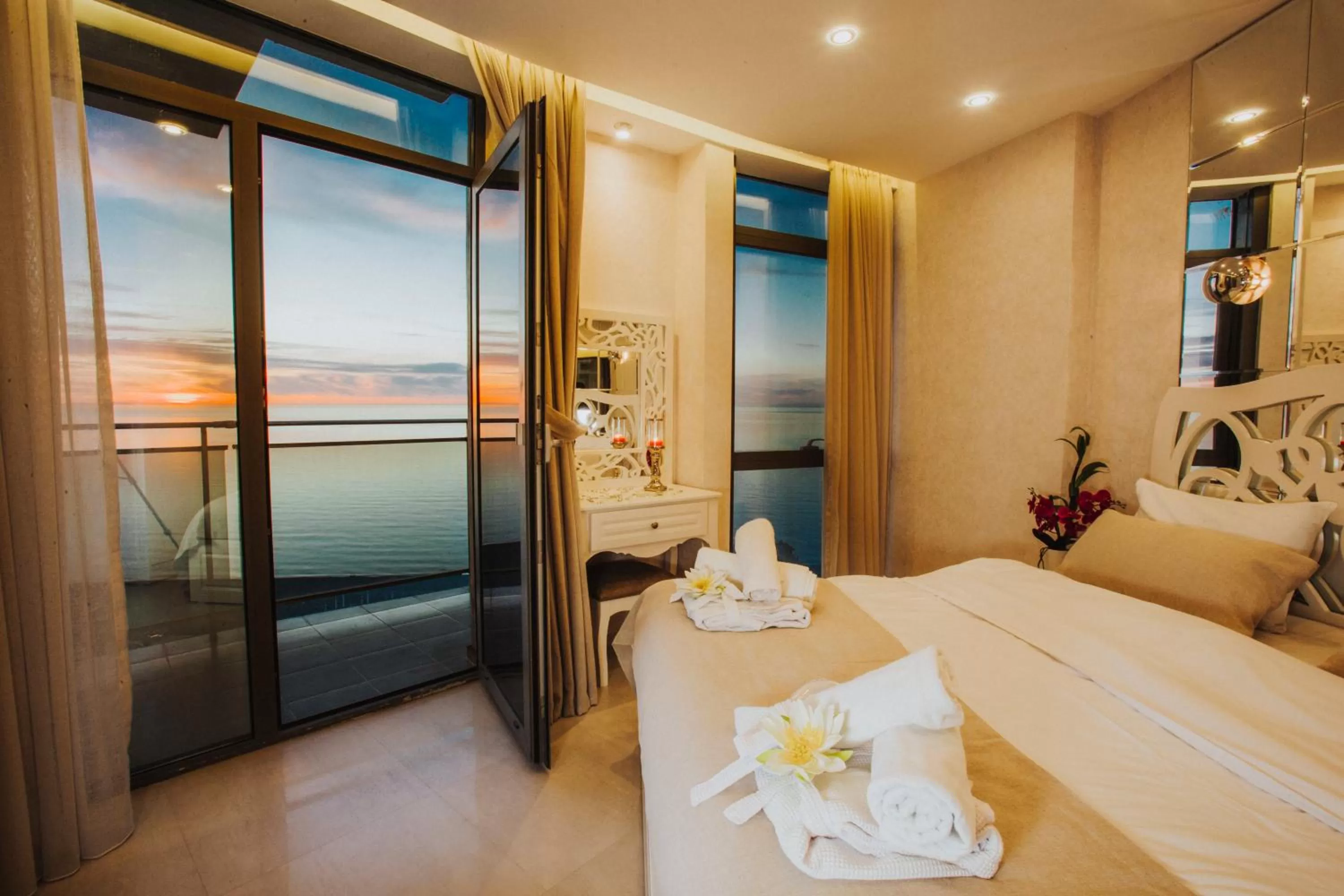 Bedroom, Bed in Blue Star Batumi